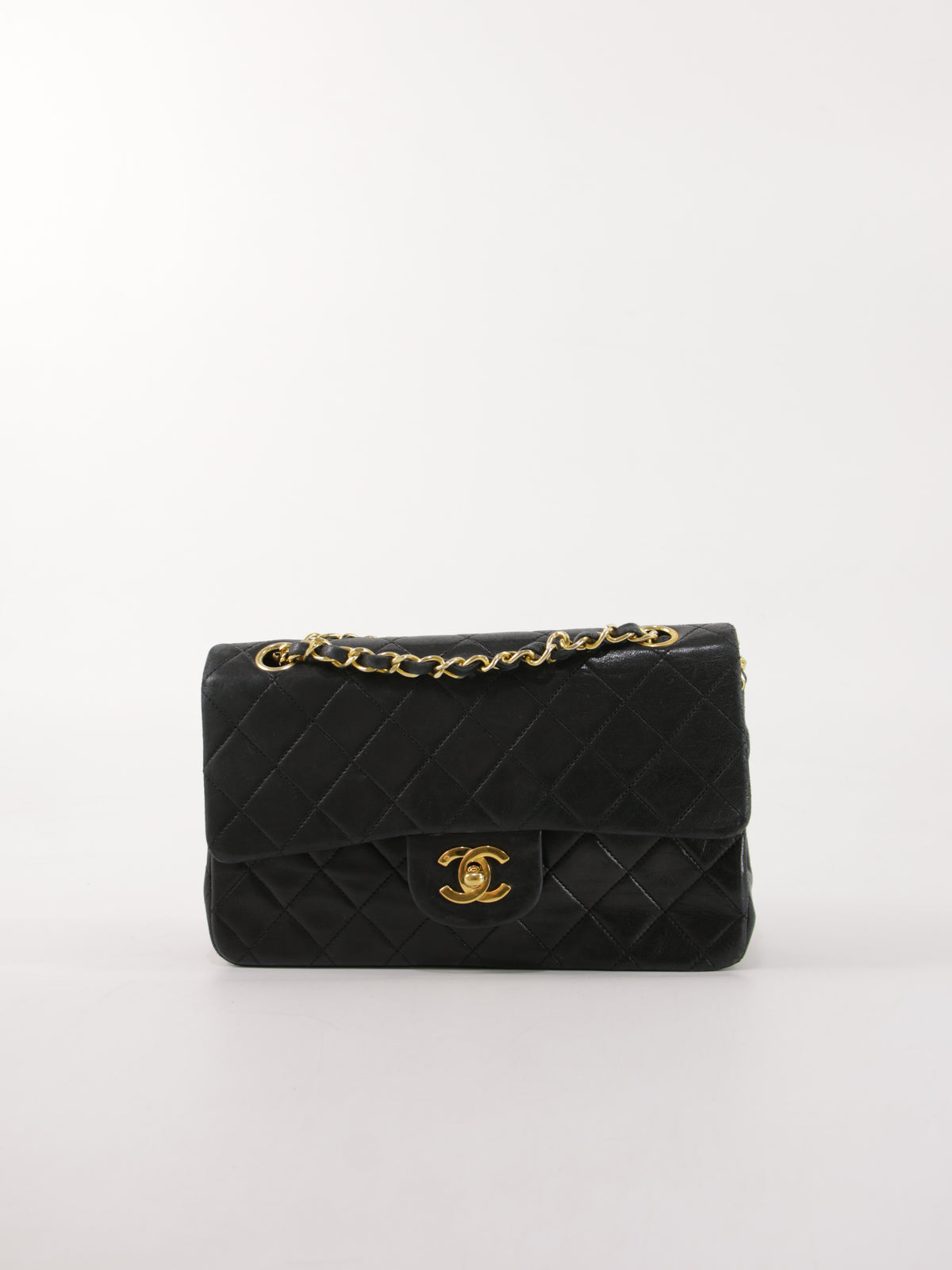 Chanel pieni klassinen läppä