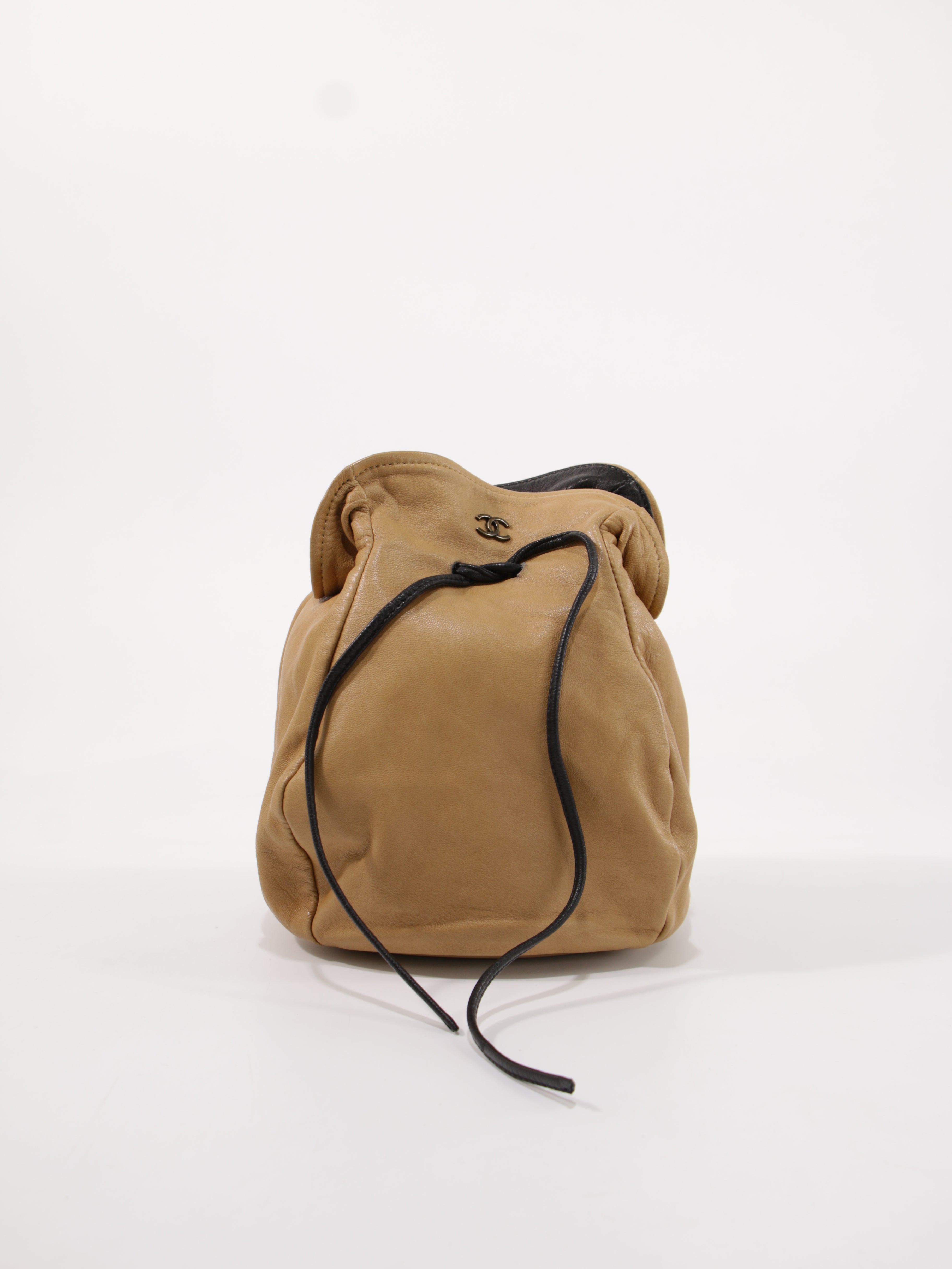 CHANEL KÄSILAUKKUJA