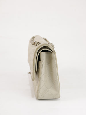 Medium Classic Flap