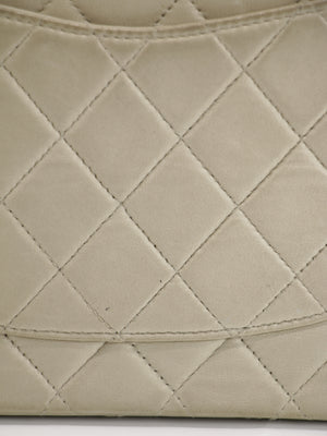 Medium Classic Flap