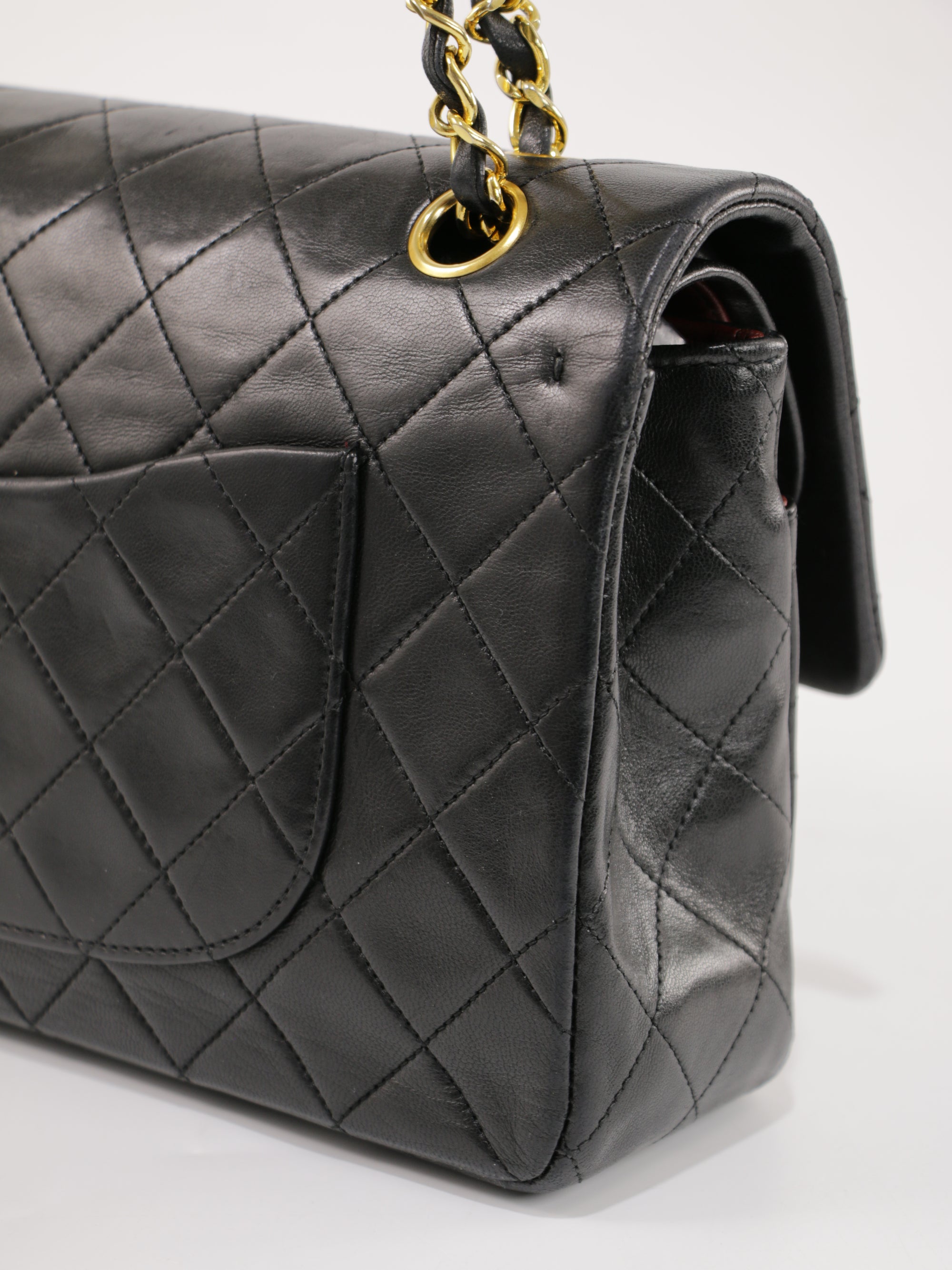 Medium Classic Flap