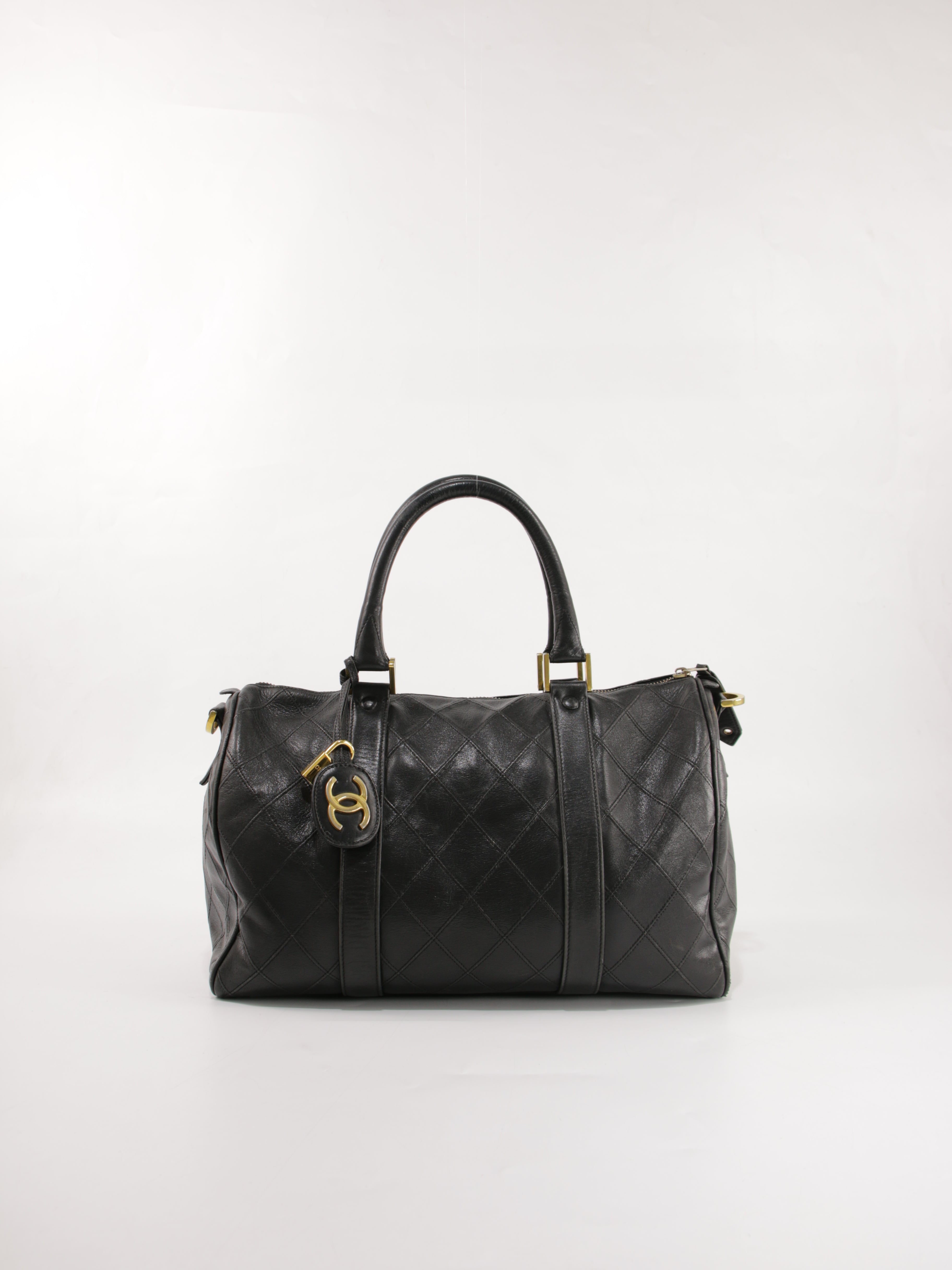 CHANEL KÄSILAUKKUJA