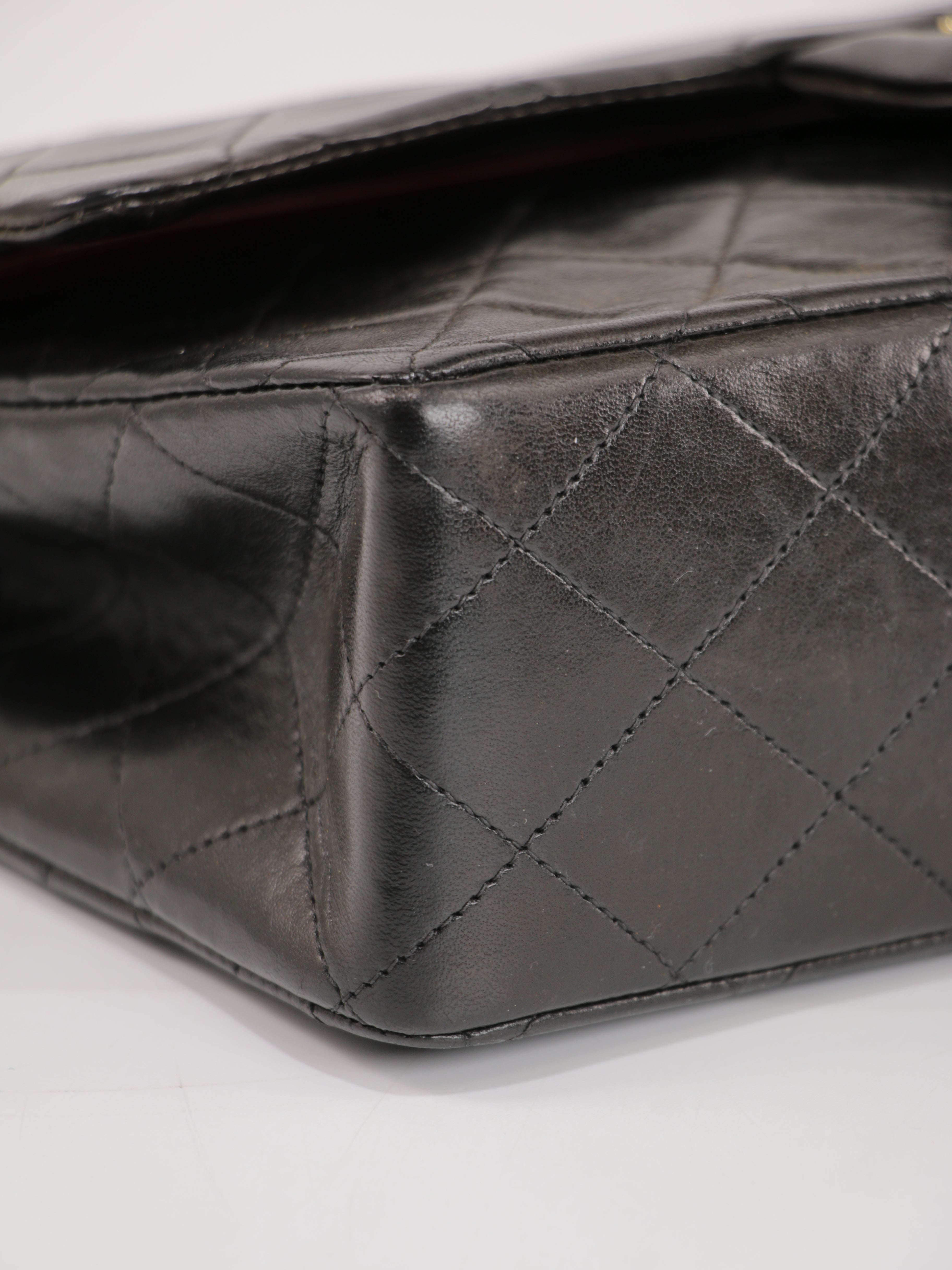 Medium Classic Flap