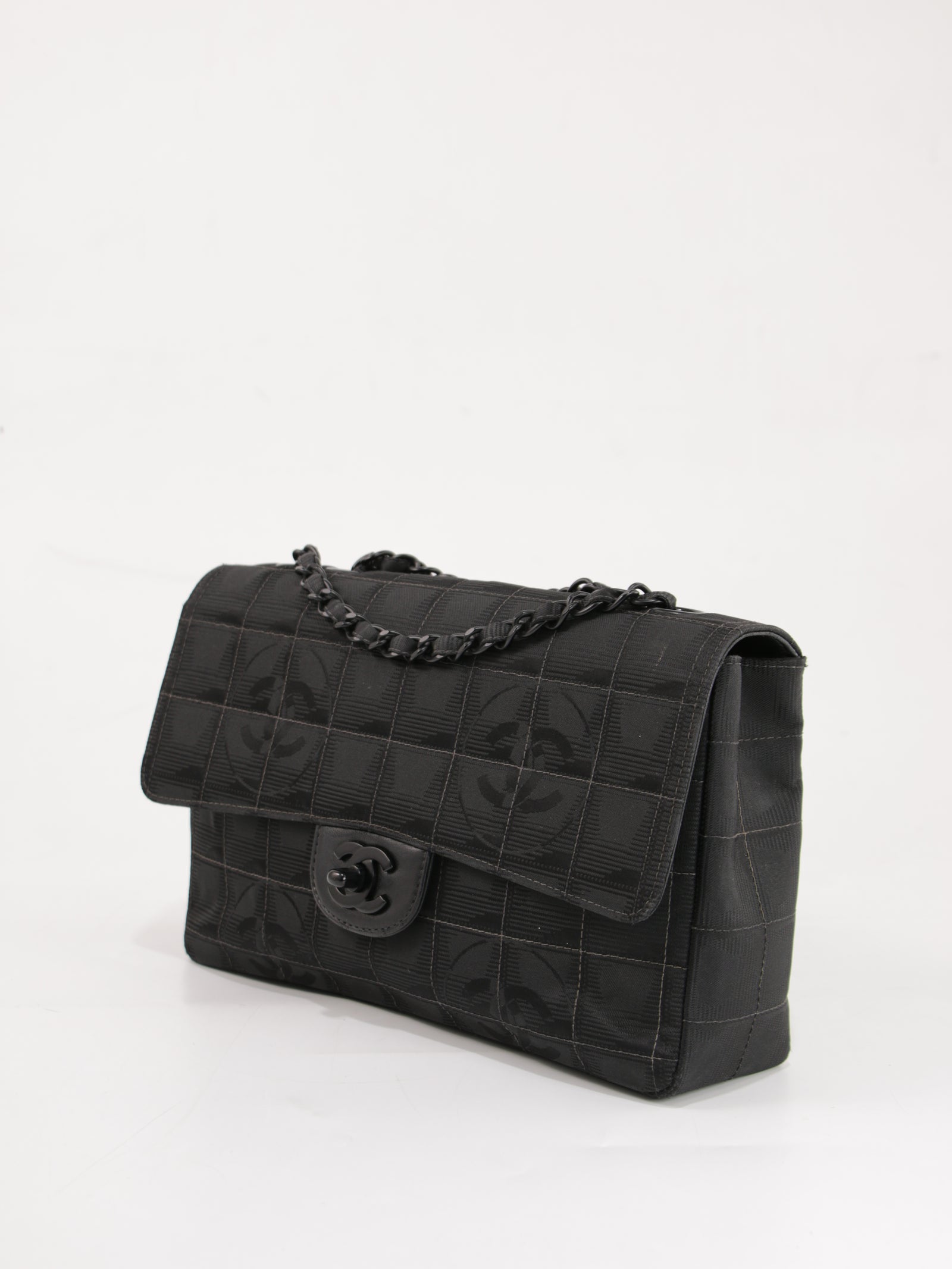 Medium Classic Flap