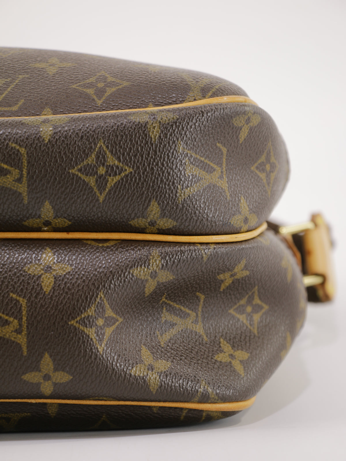 Louis Vuitton Reporter
