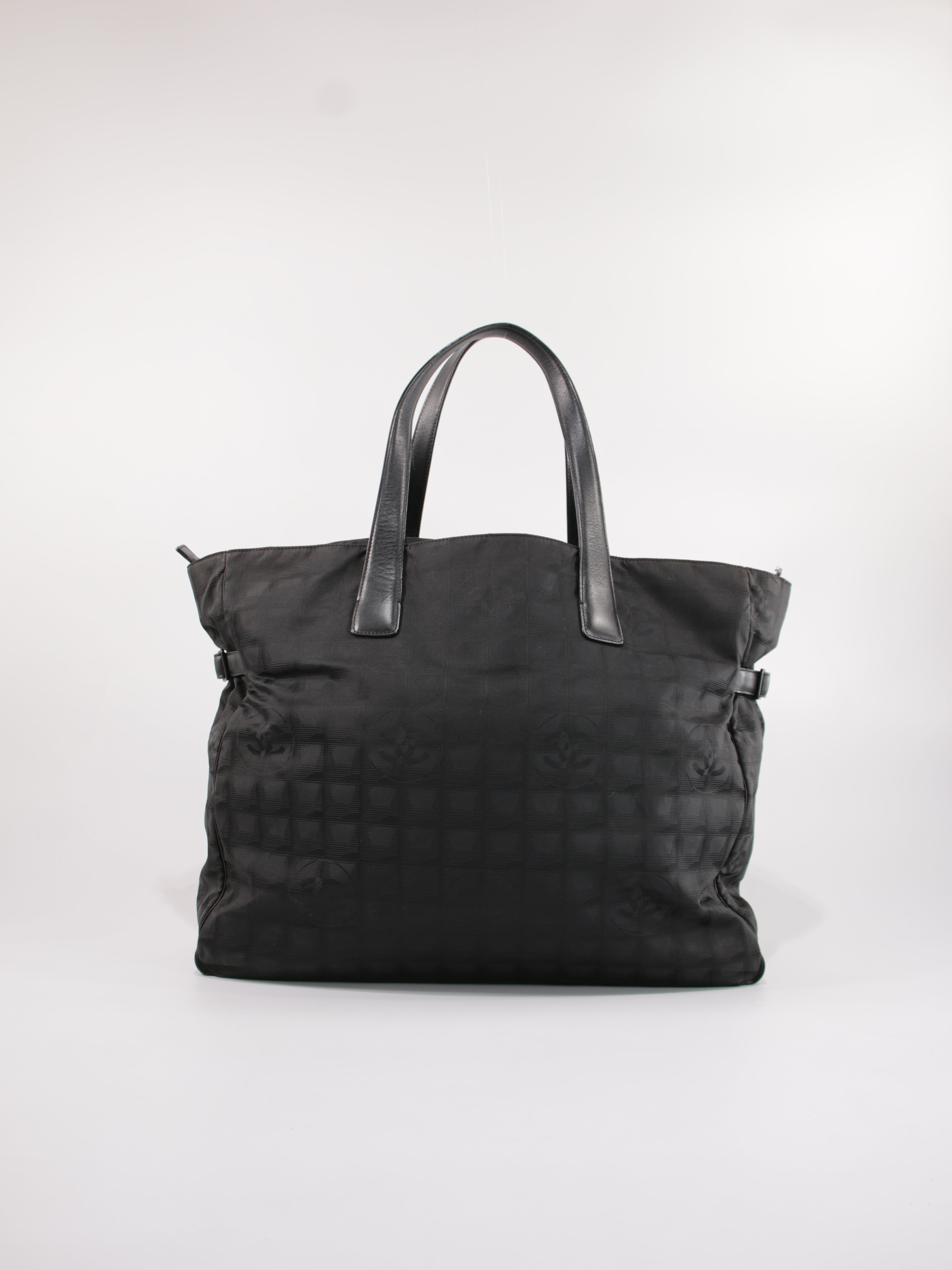 Large Travel Line Tote