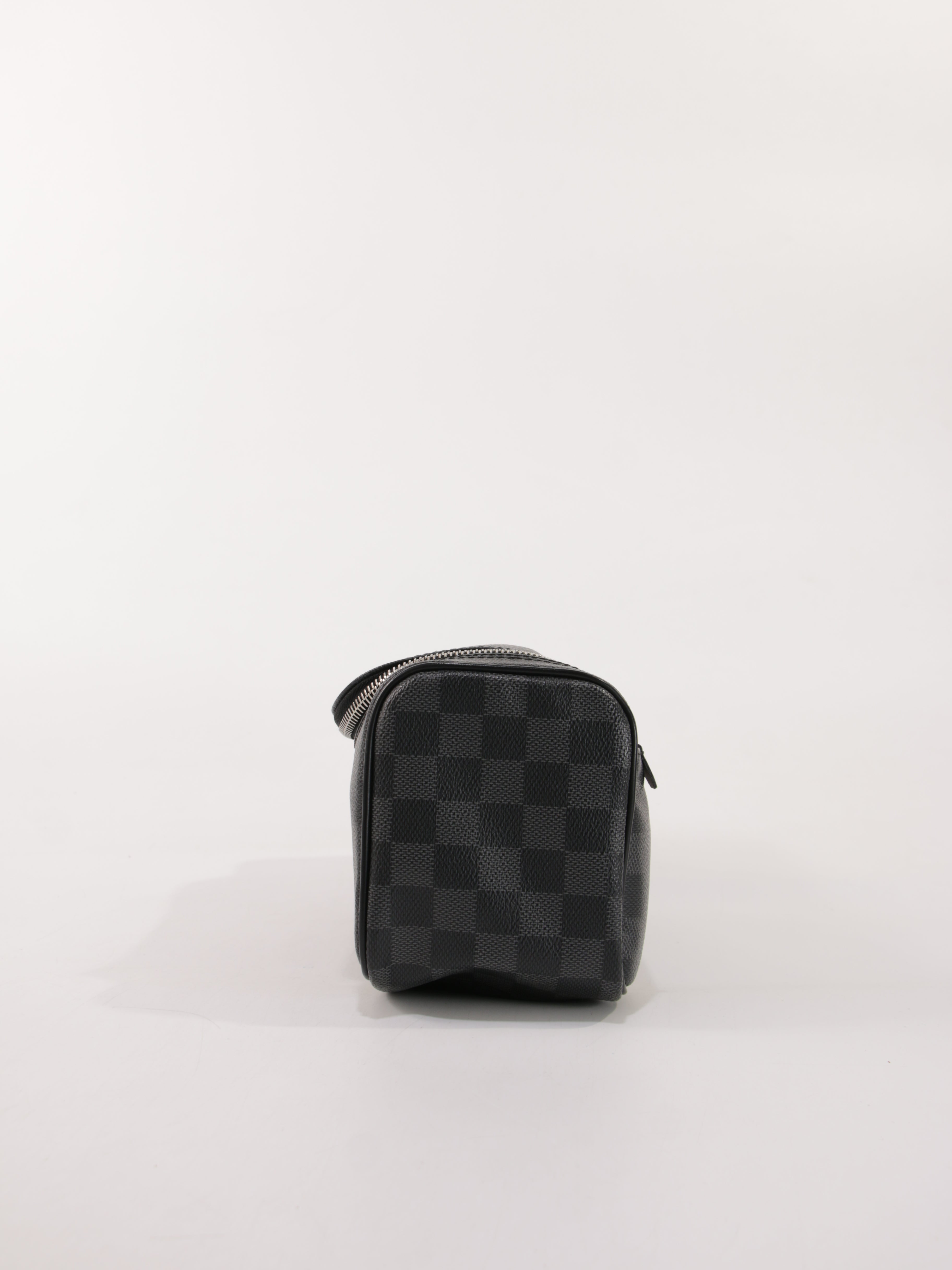 Cosmetic pouch