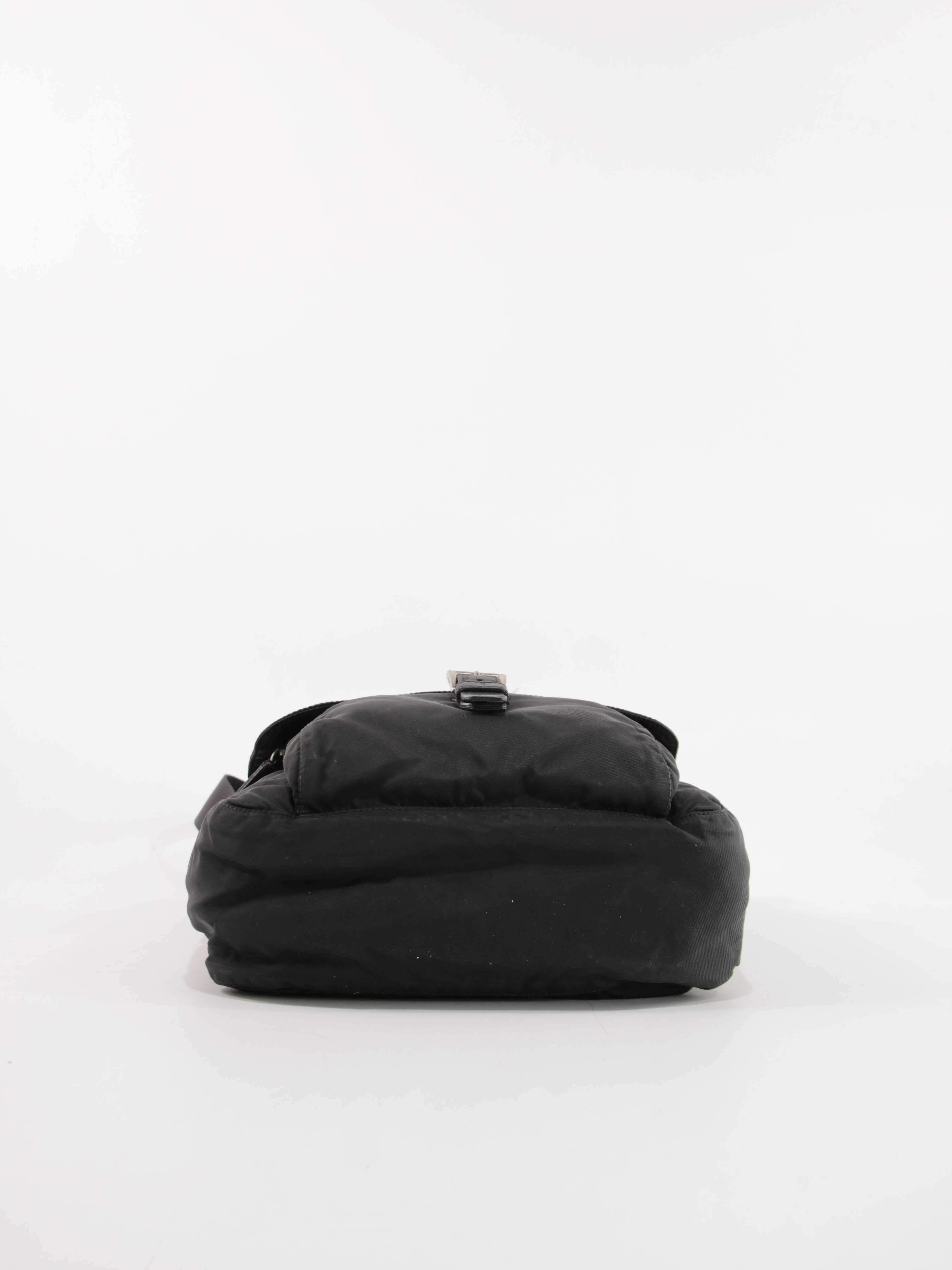 Single Buckle Messenger