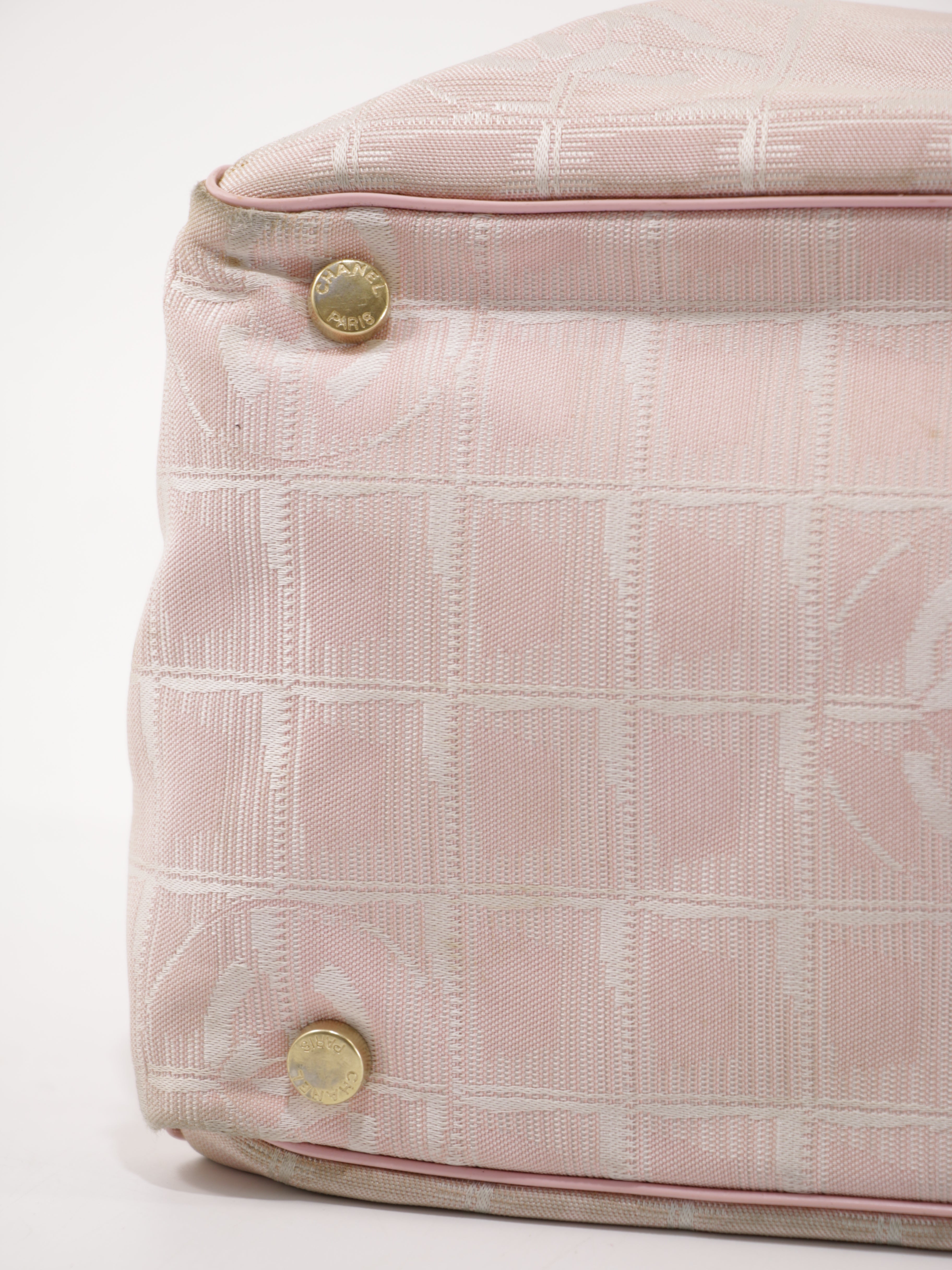 Medium New Travel Line Tote