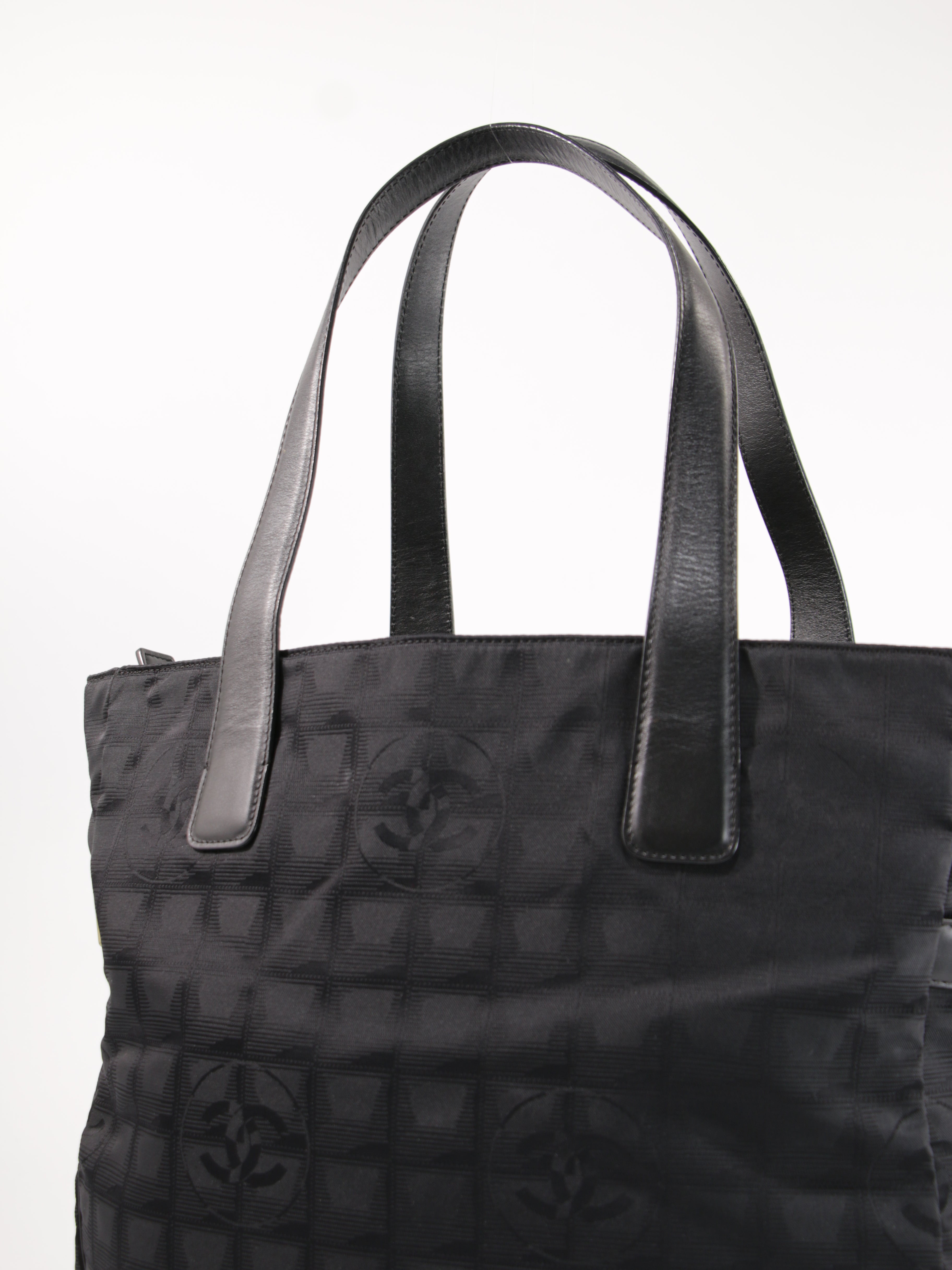 Large Travel Line Tote