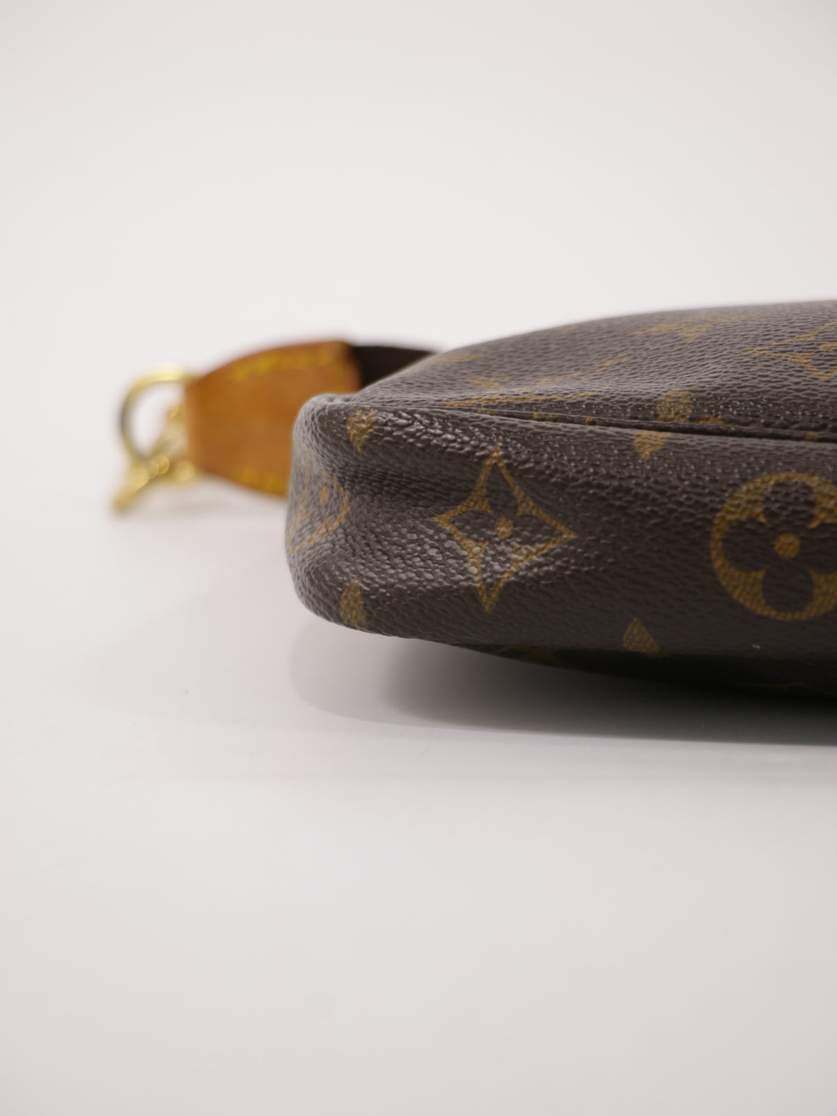 Louis Vuitton Accessories Pochette