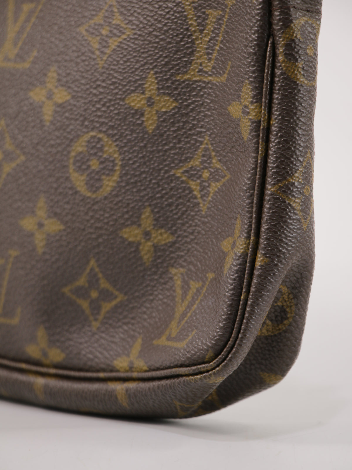 Louis Vuitton Accessories Pochette