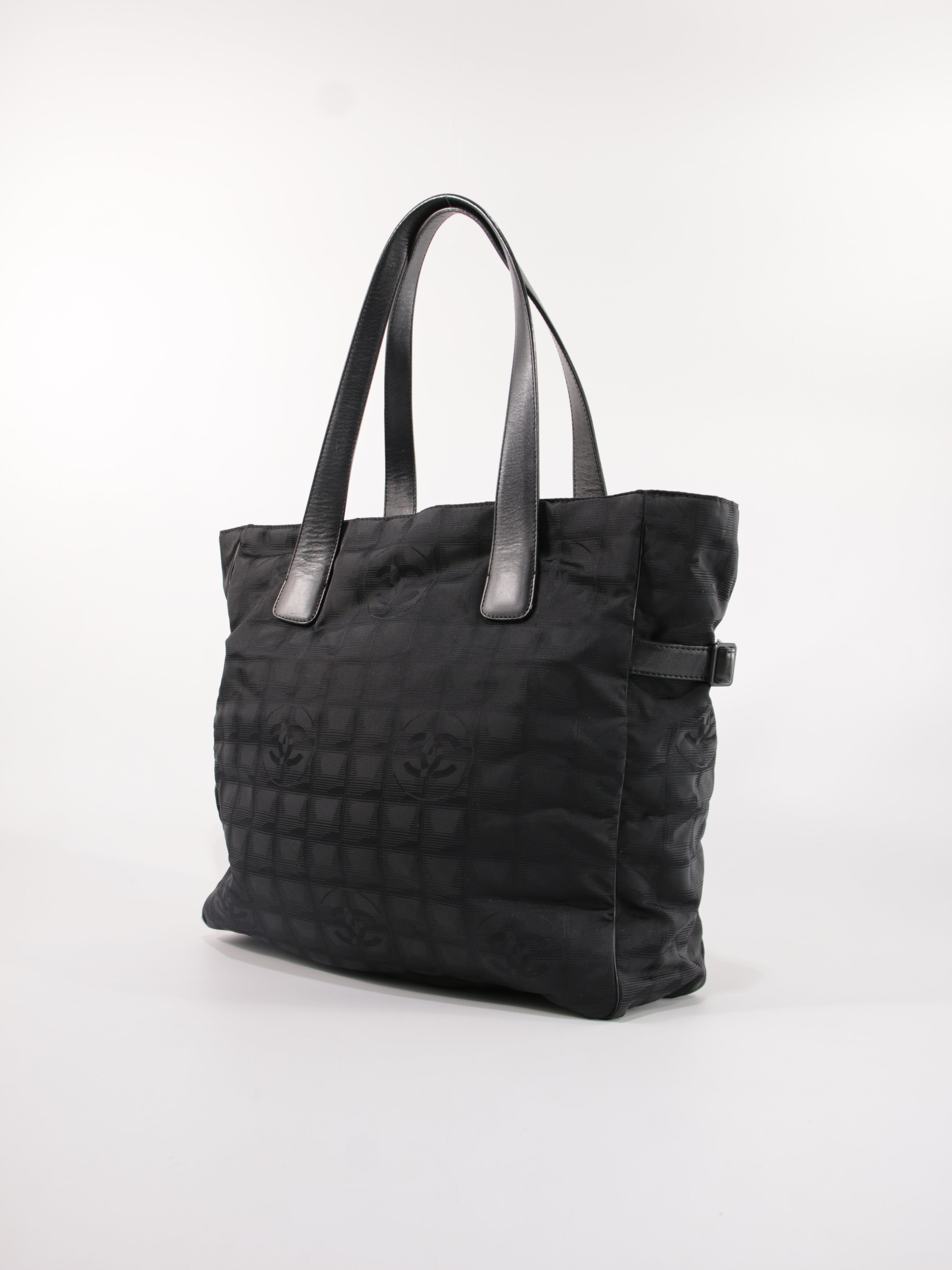 Large Travel Line Tote