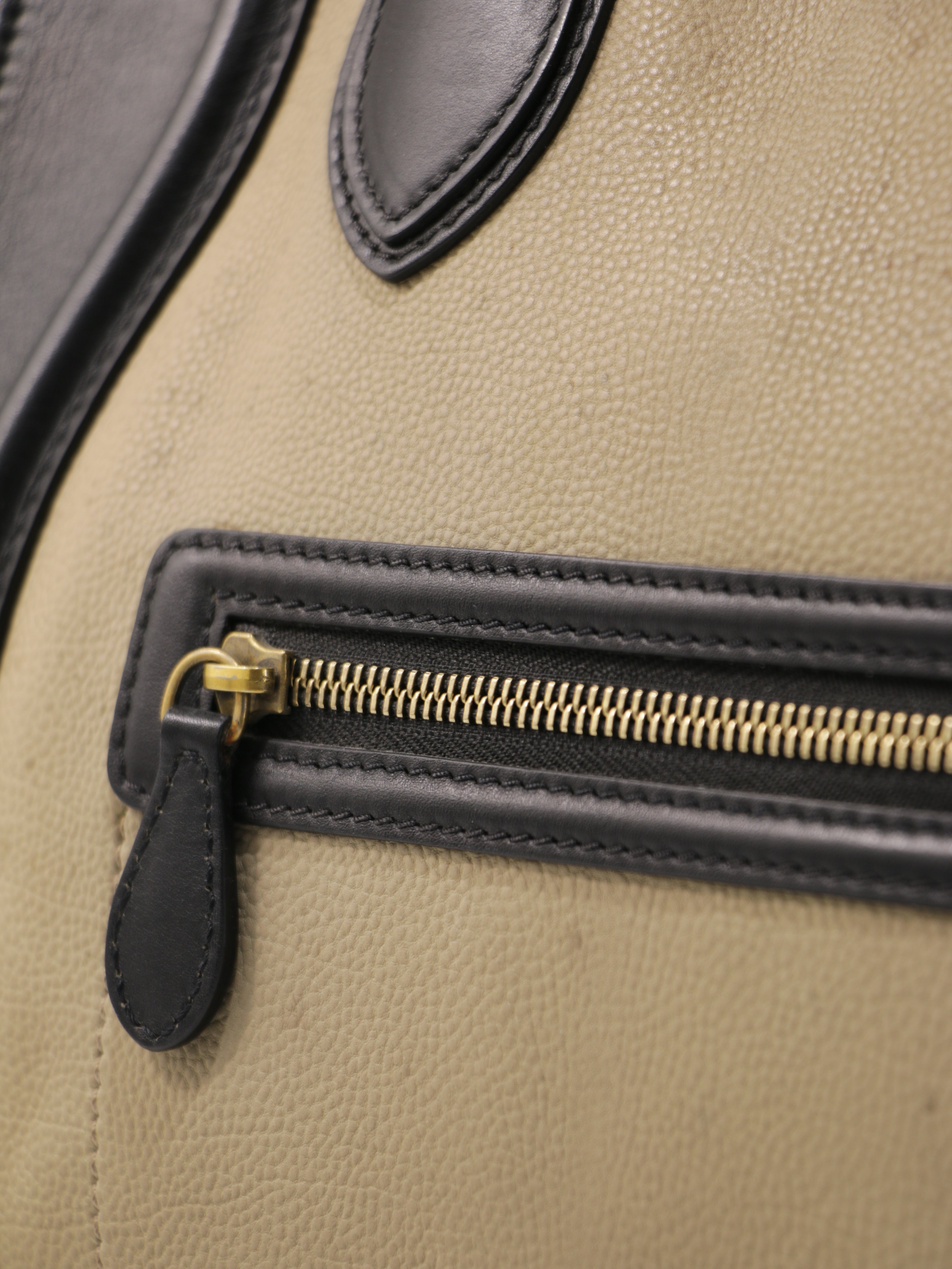 Medium Luggage