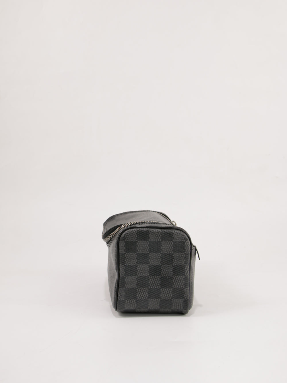 Cosmetic pouch