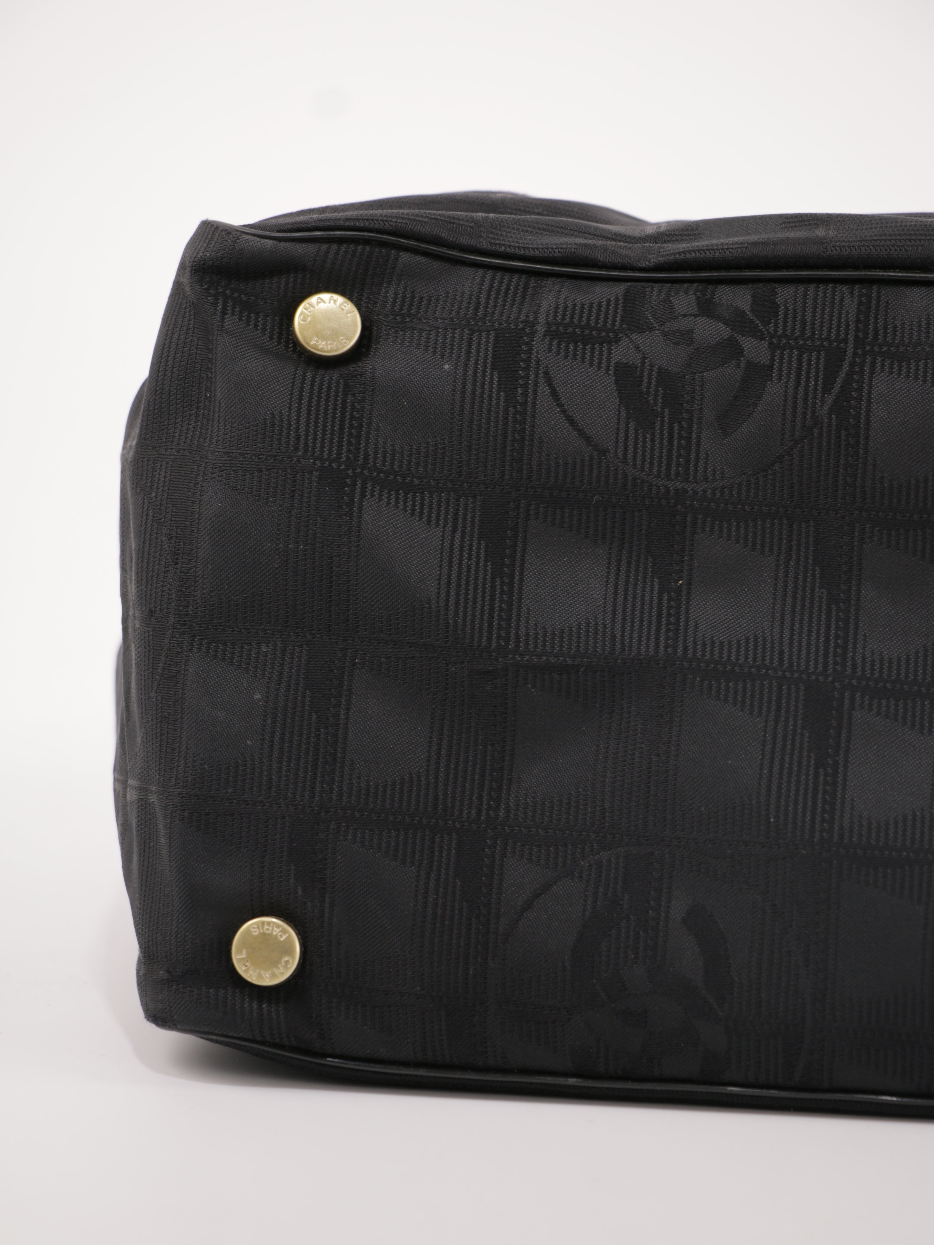 Medium New Travel Line Tote