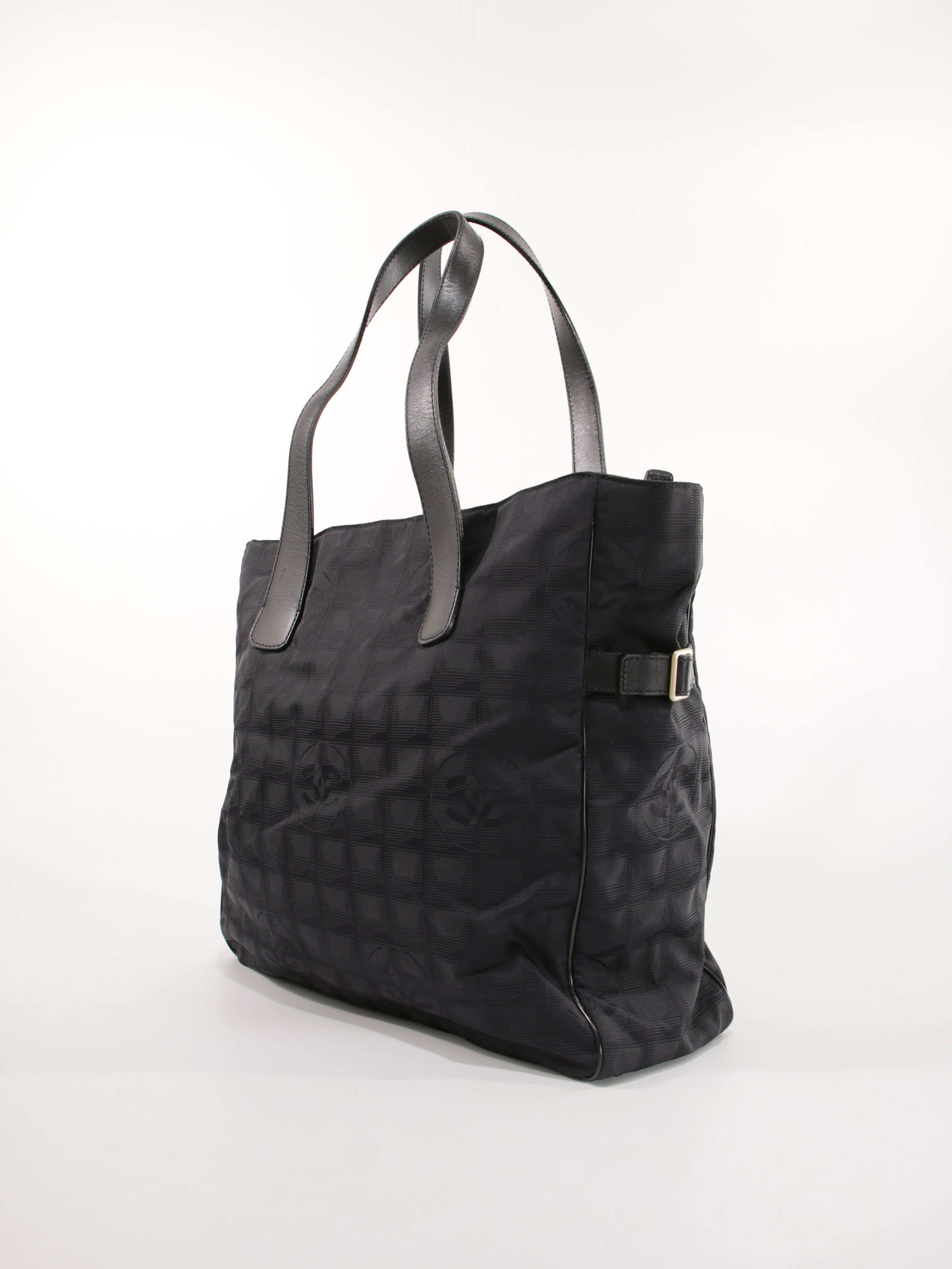 Large Travel Line Tote