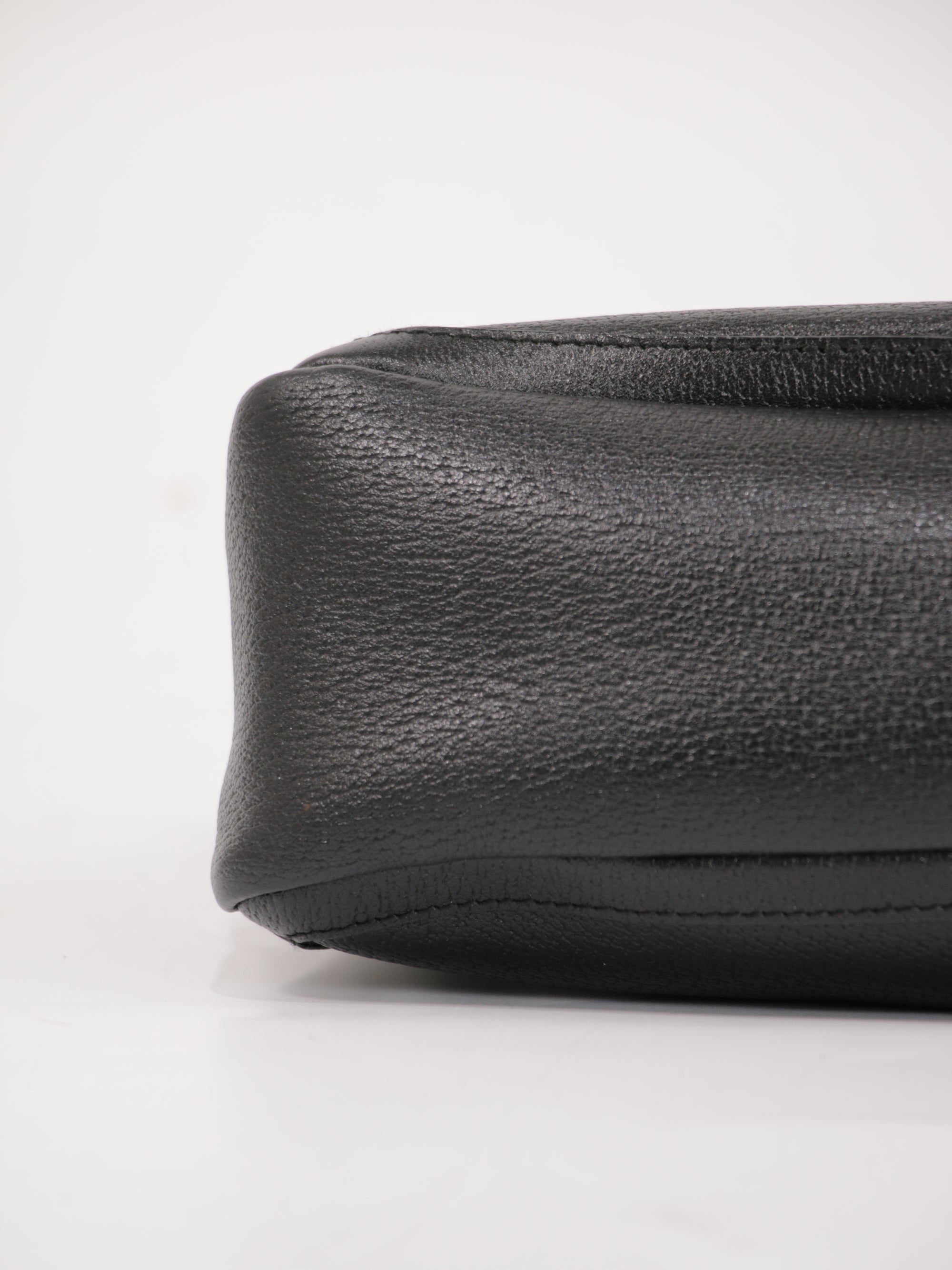 Abbey D-Ring Pochette