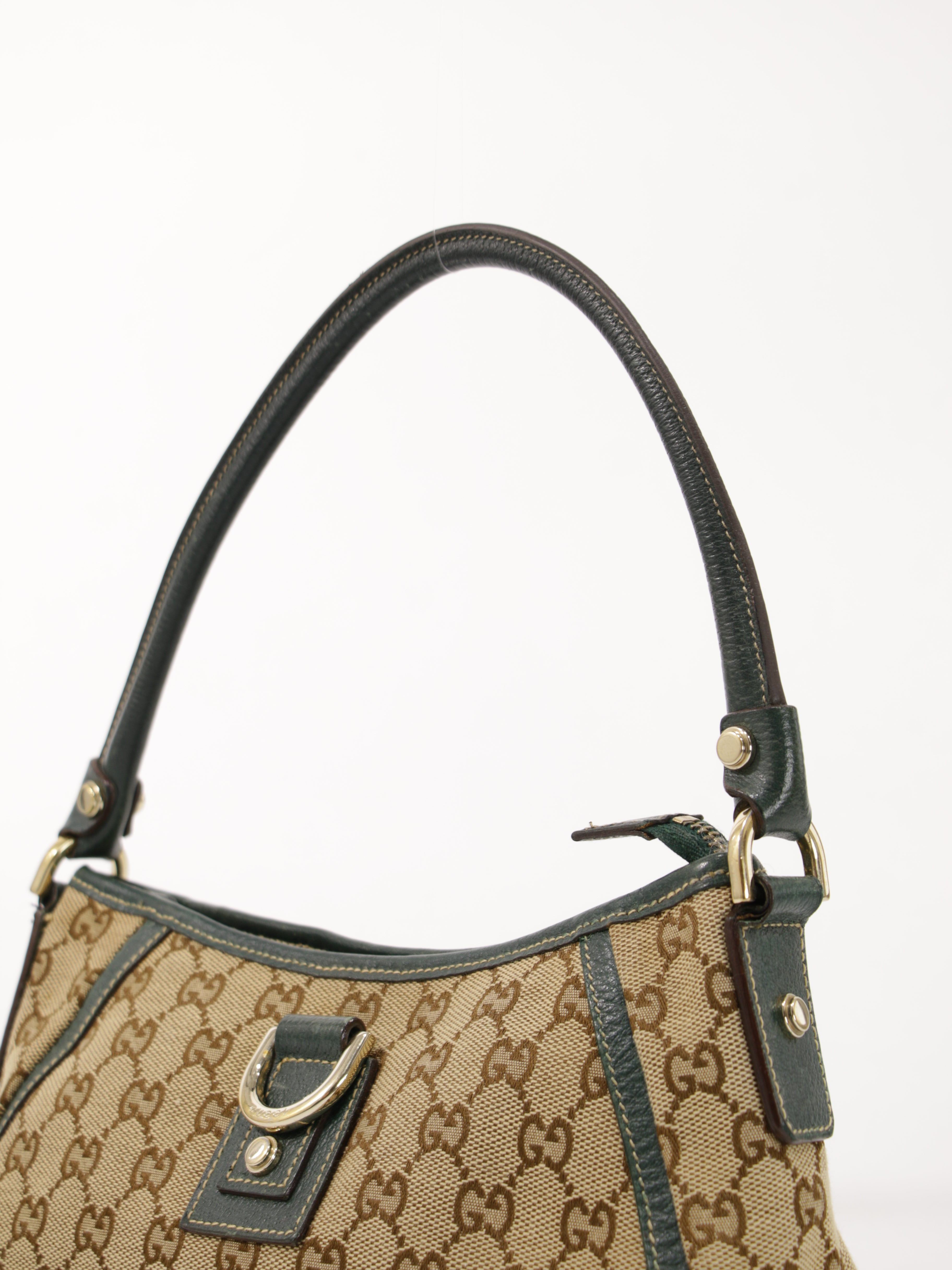 Abbey D-Ring Pochette