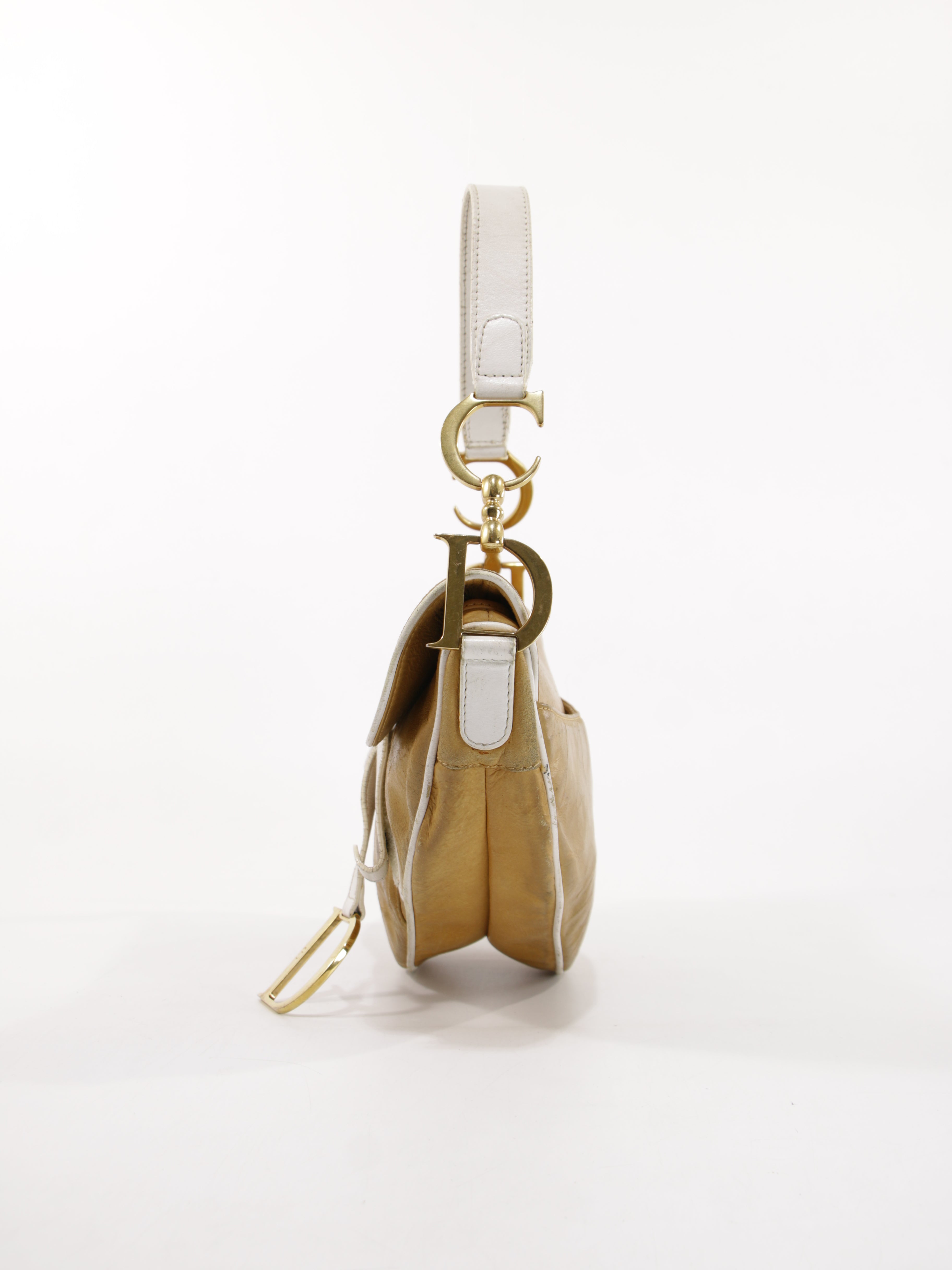 Saddle