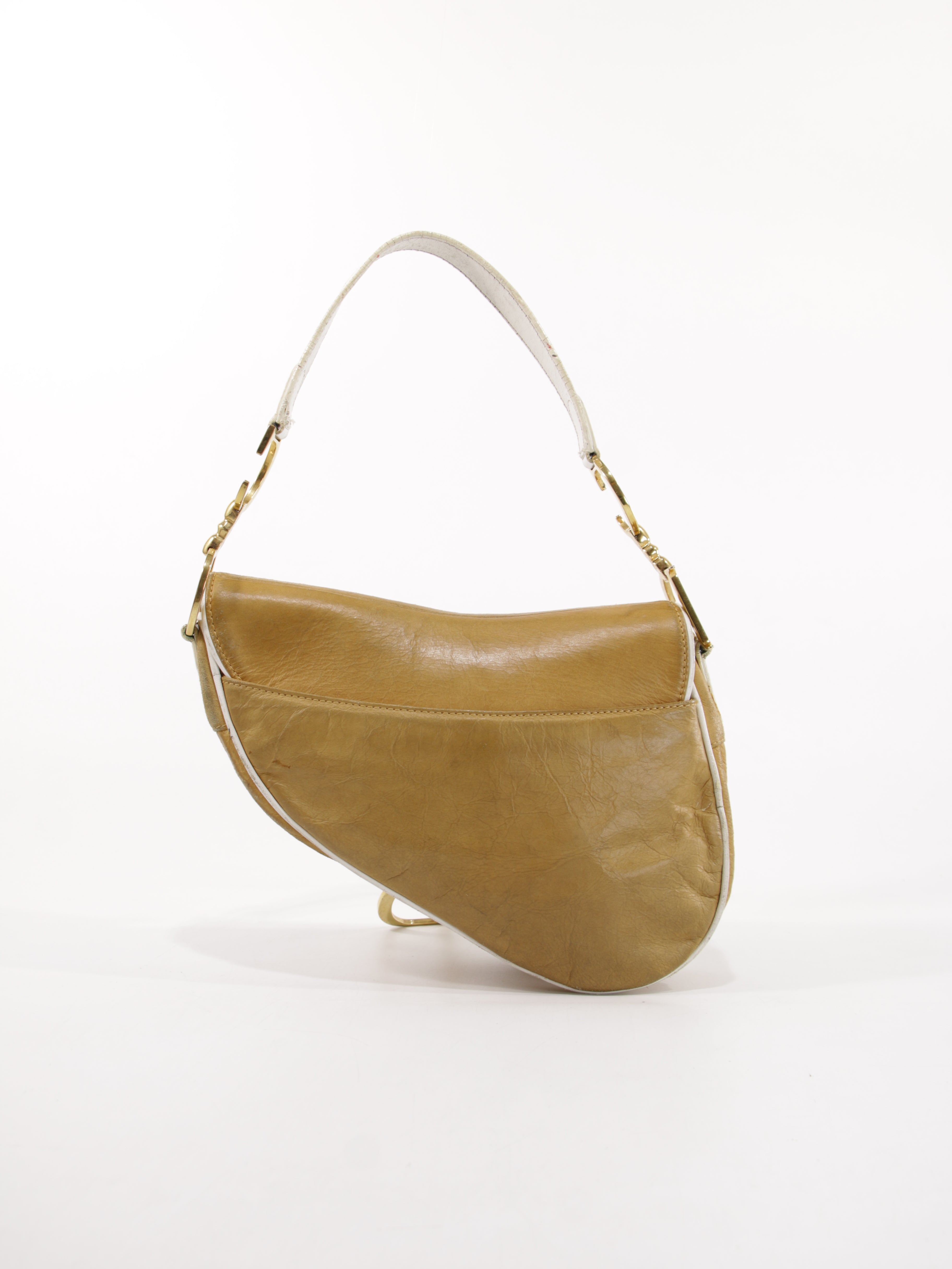 Saddle