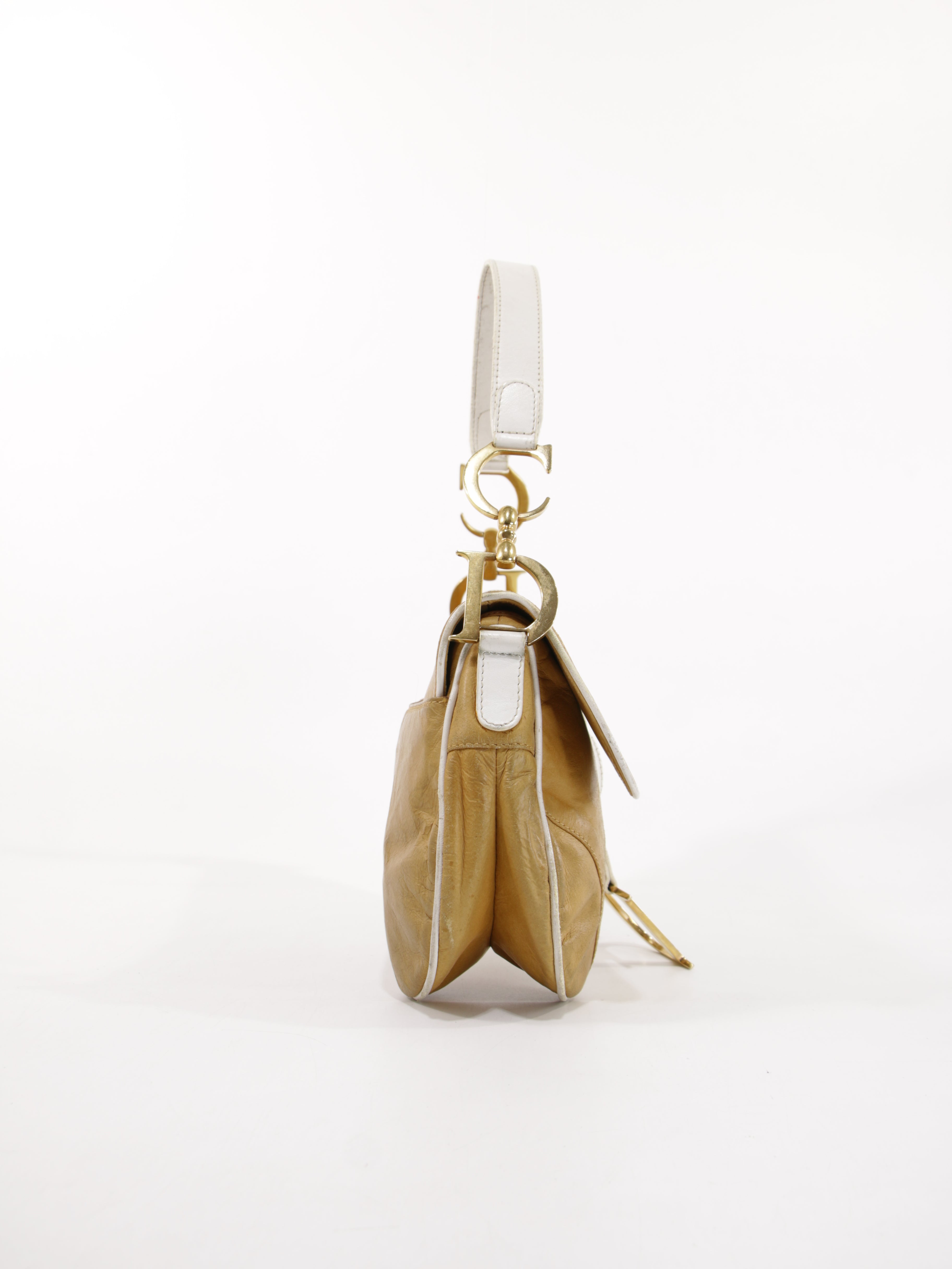 Saddle