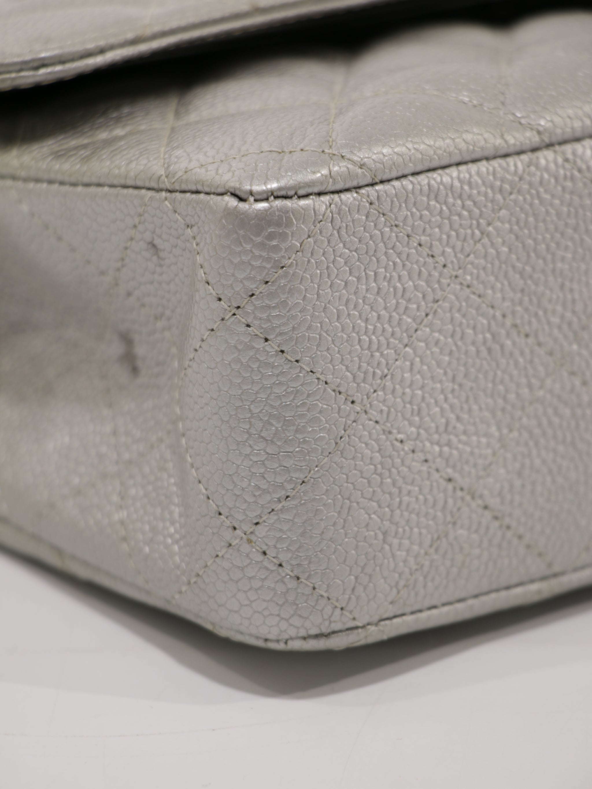Medium Classic Flap