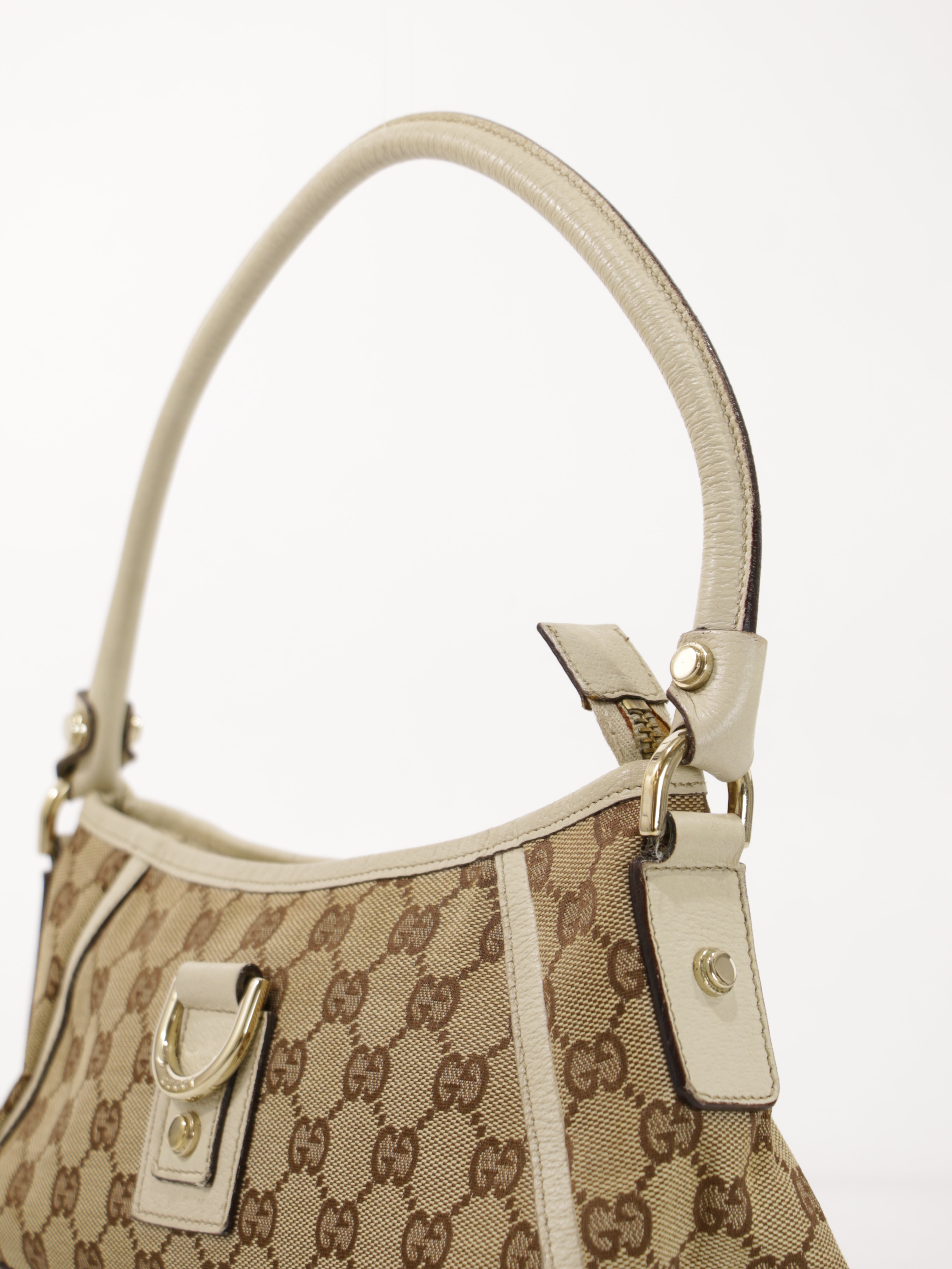 Abbey D-Ring Pochette