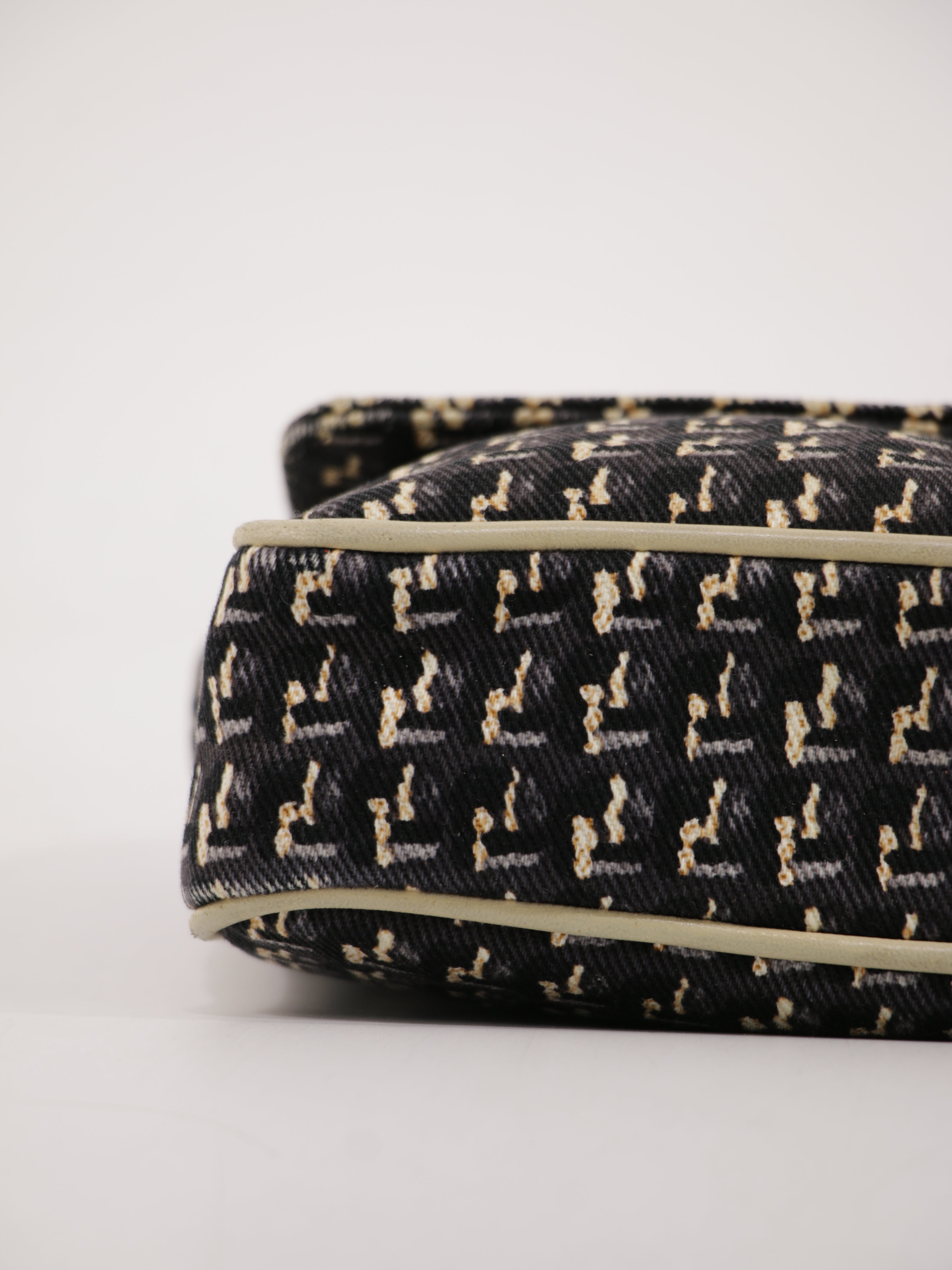 Medium Single Flap