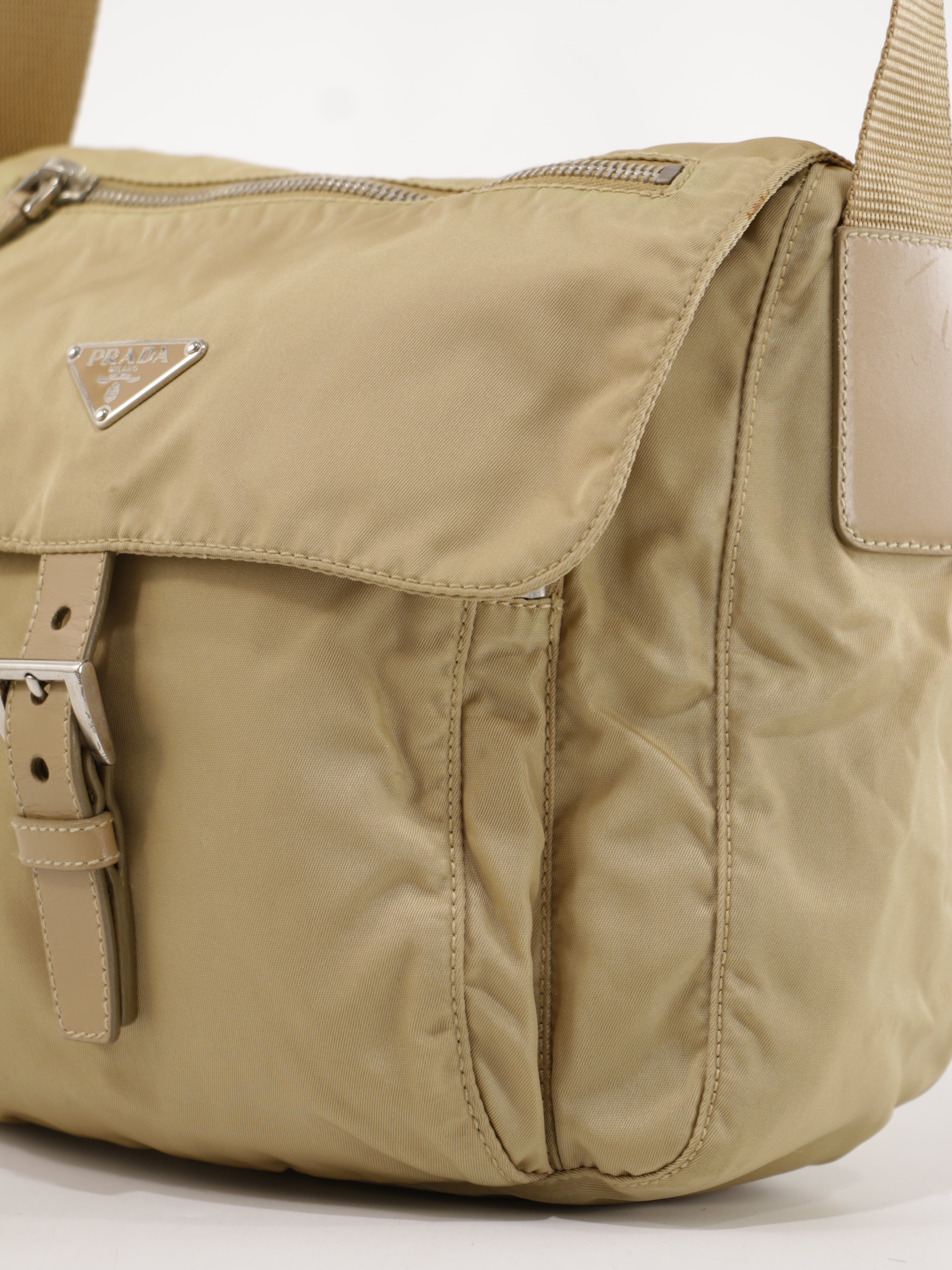 Single Buckle Messenger