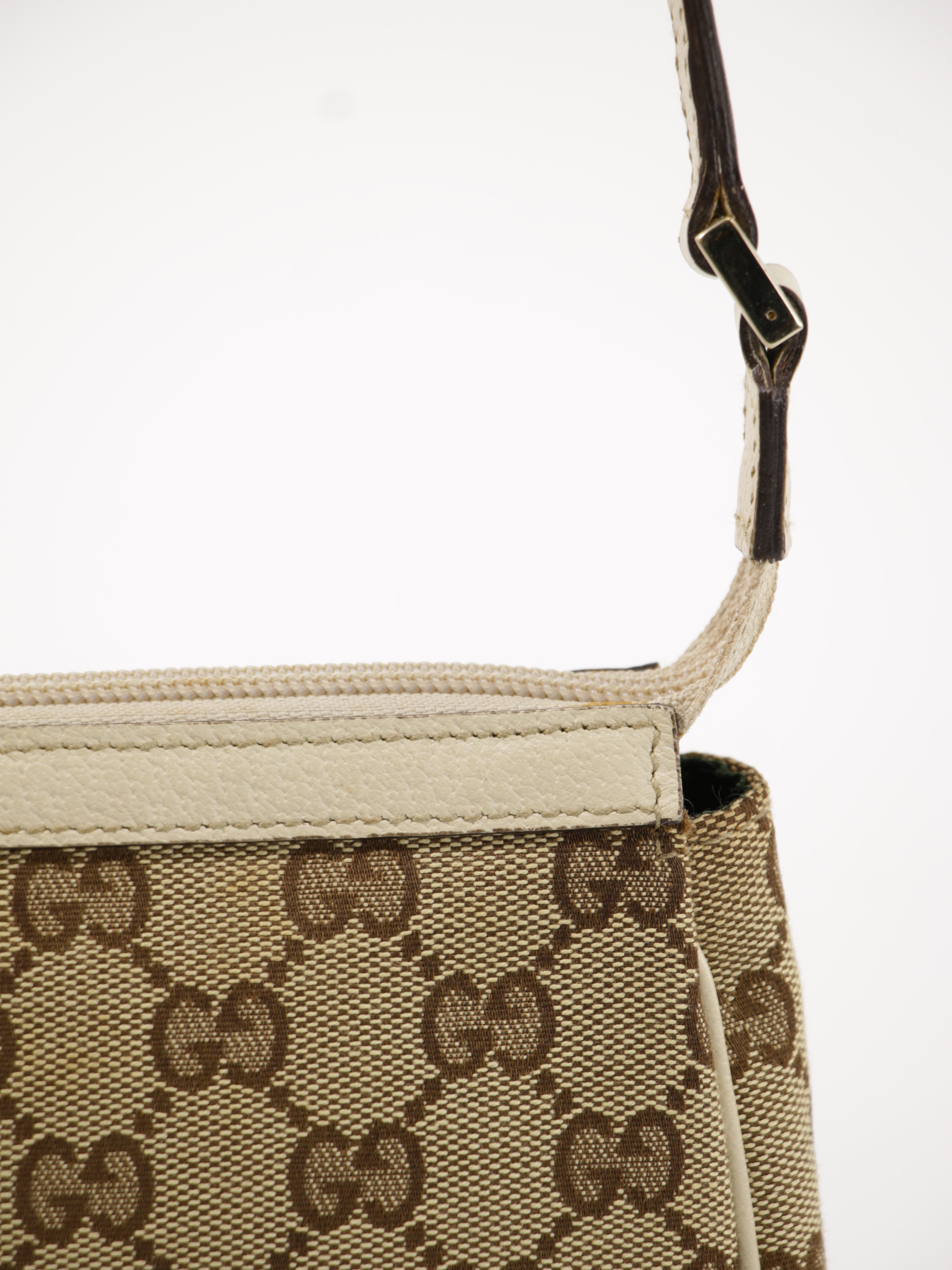 Abbey D-Ring Pochette