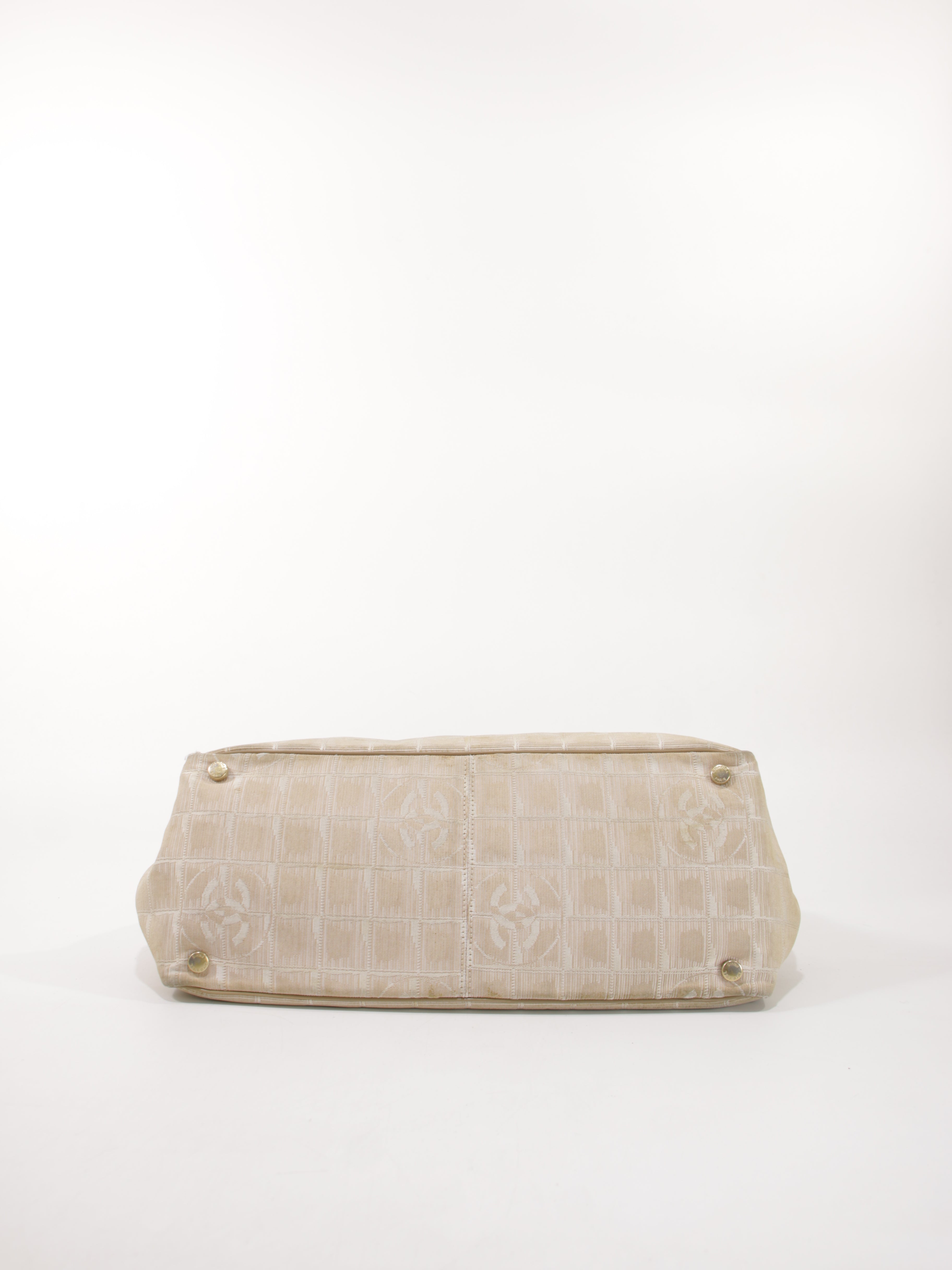 Medium New Travel Line Tote