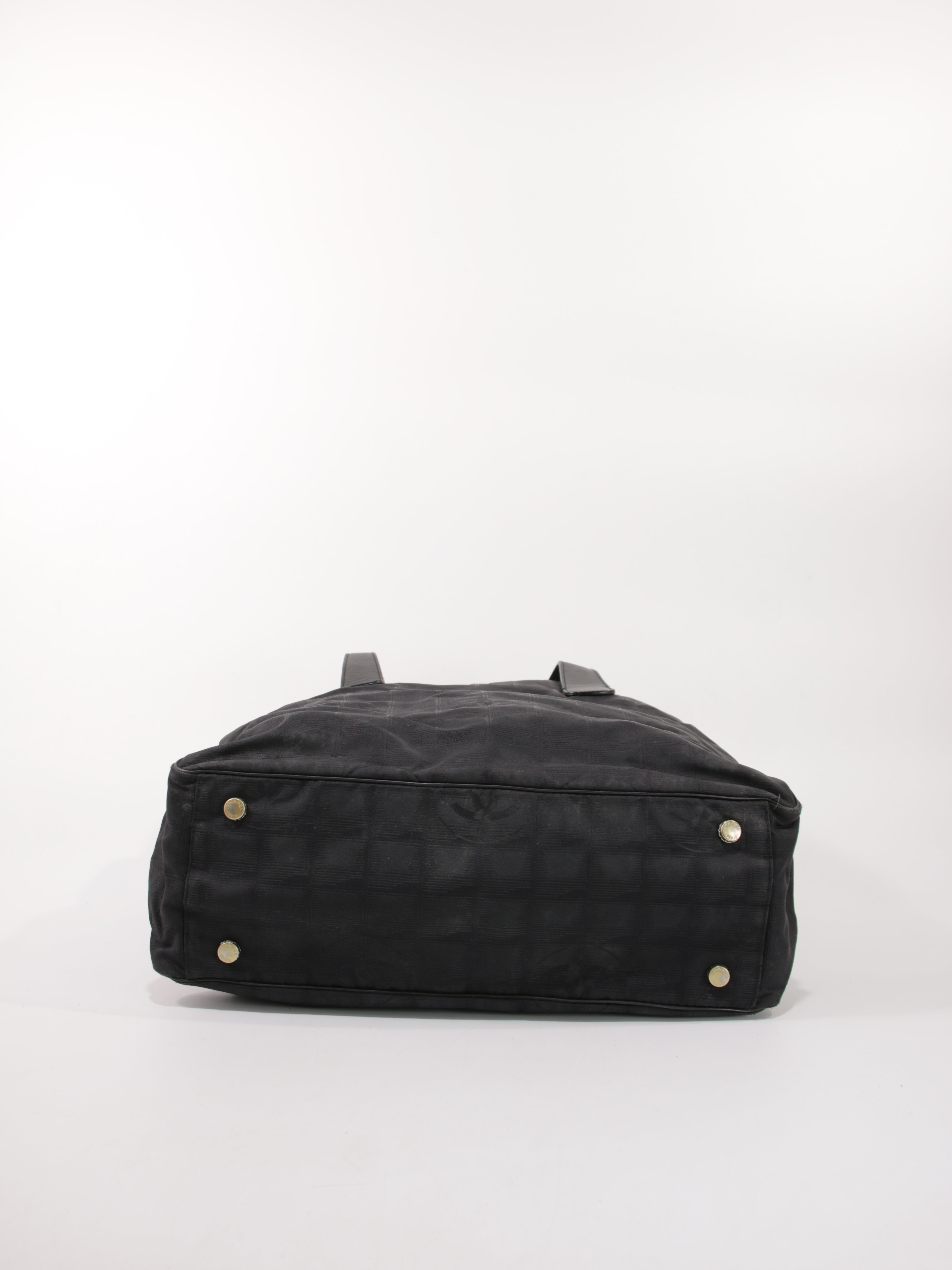 Large Travel Line Tote