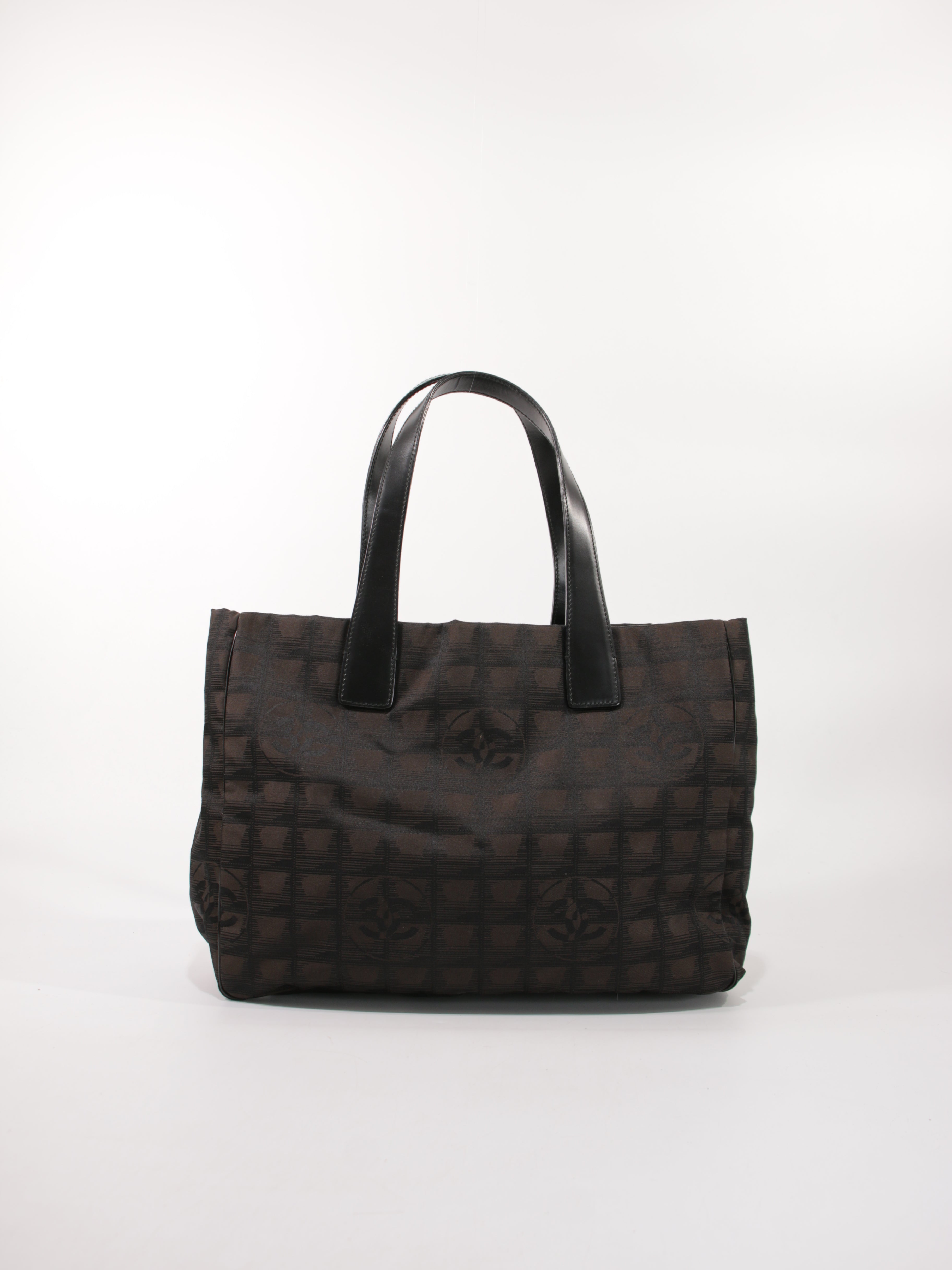 Medium New Travel Line Tote