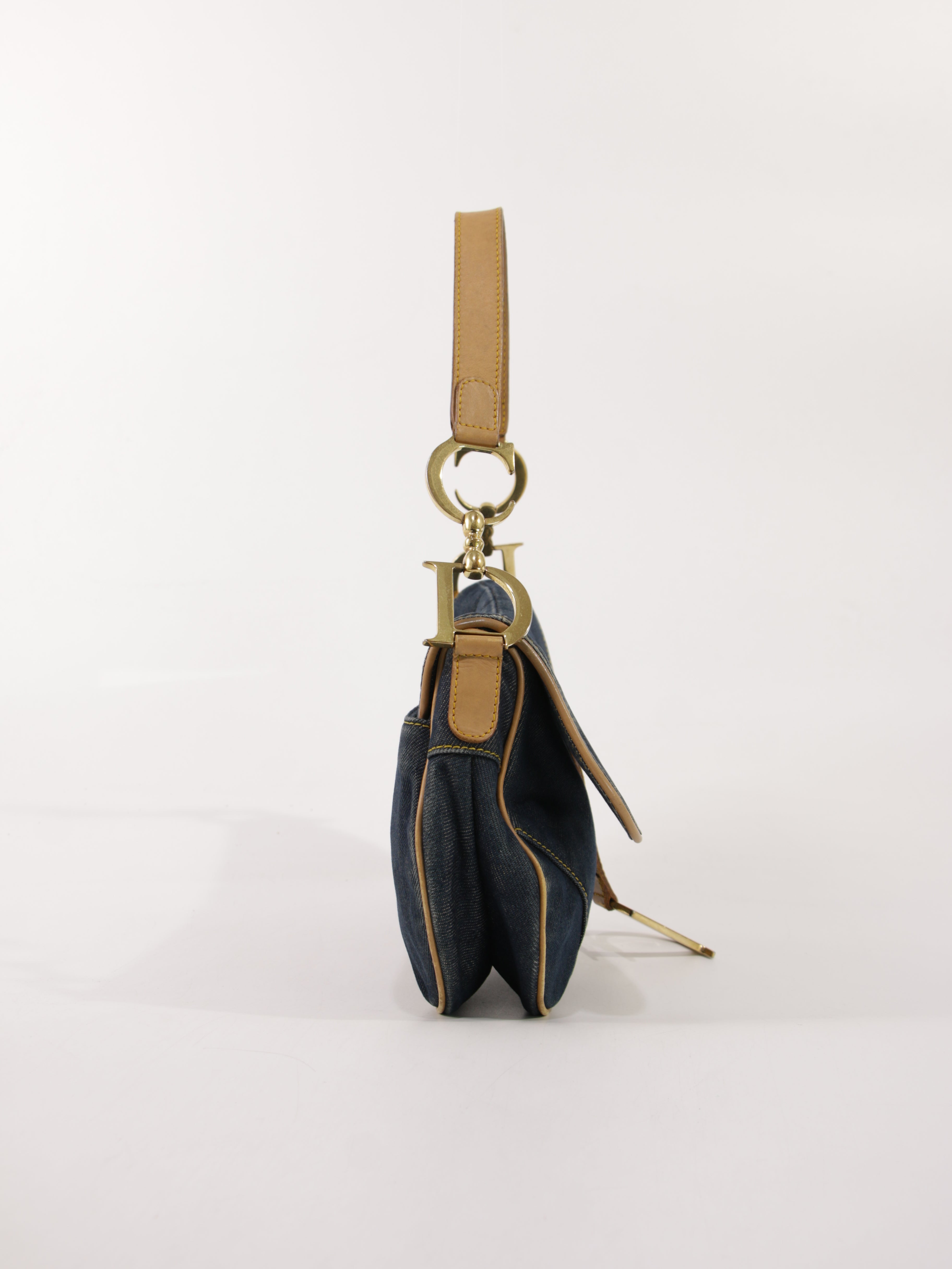 Saddle