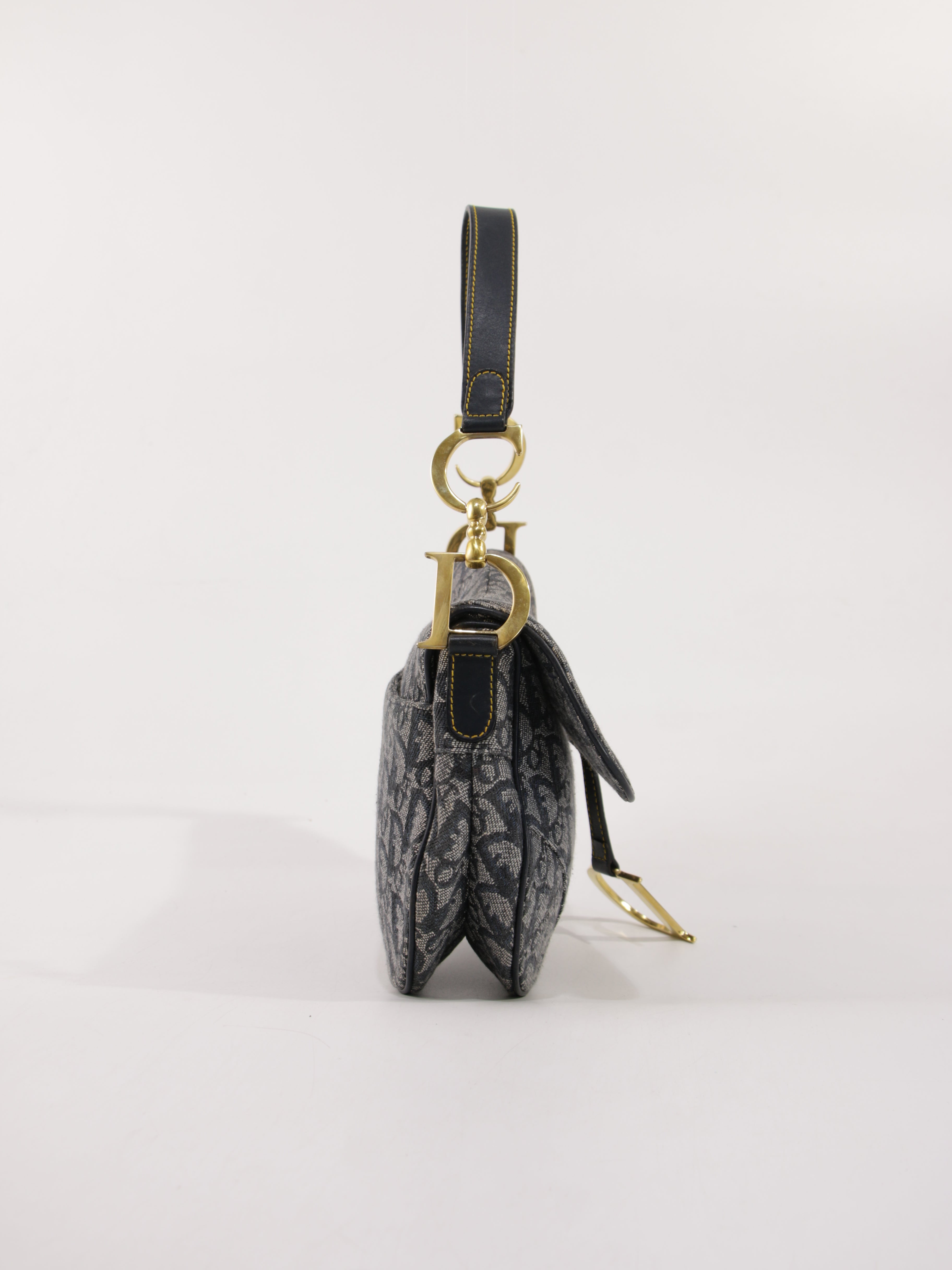 Saddle