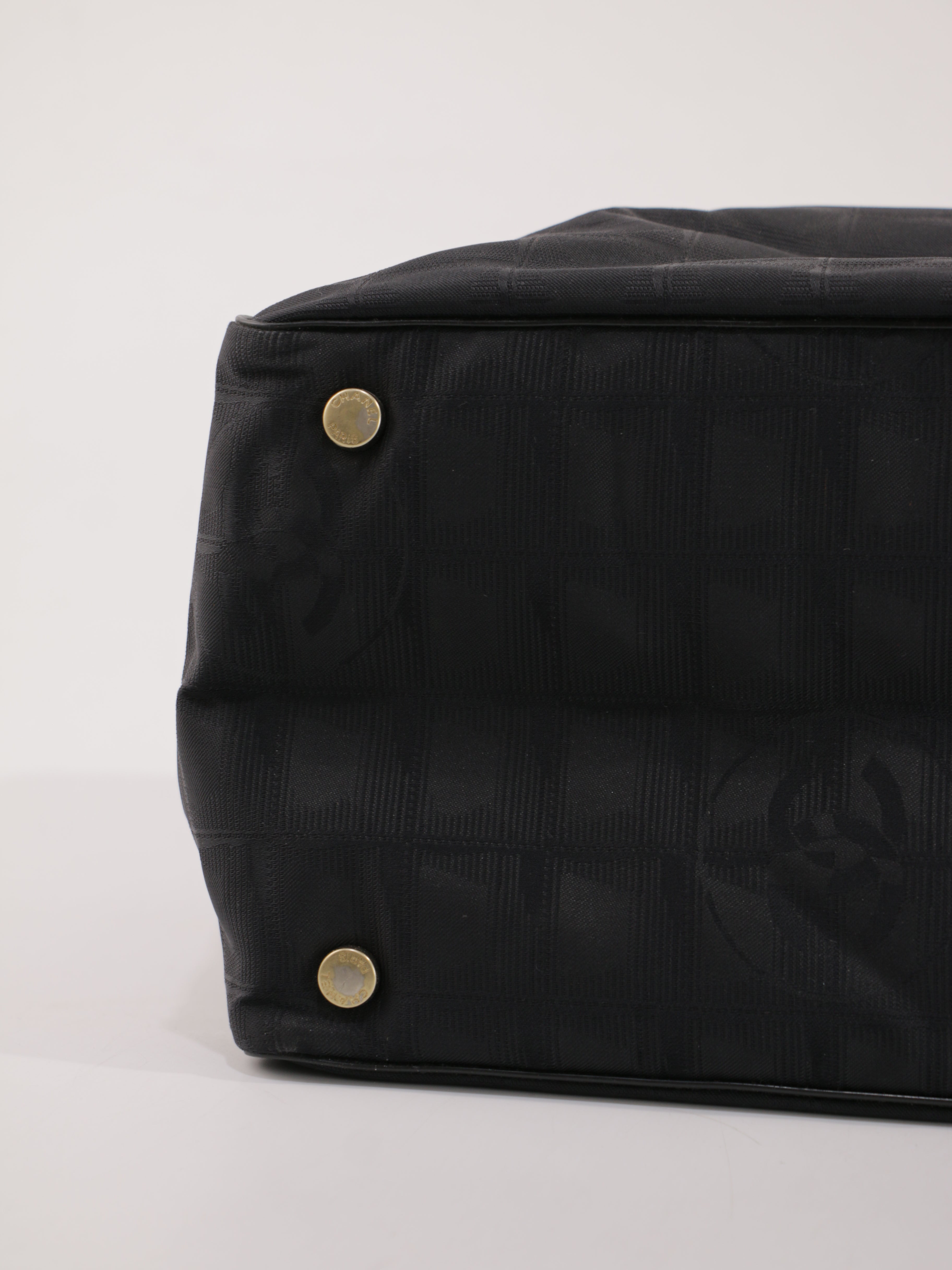 Medium New Travel Line Tote