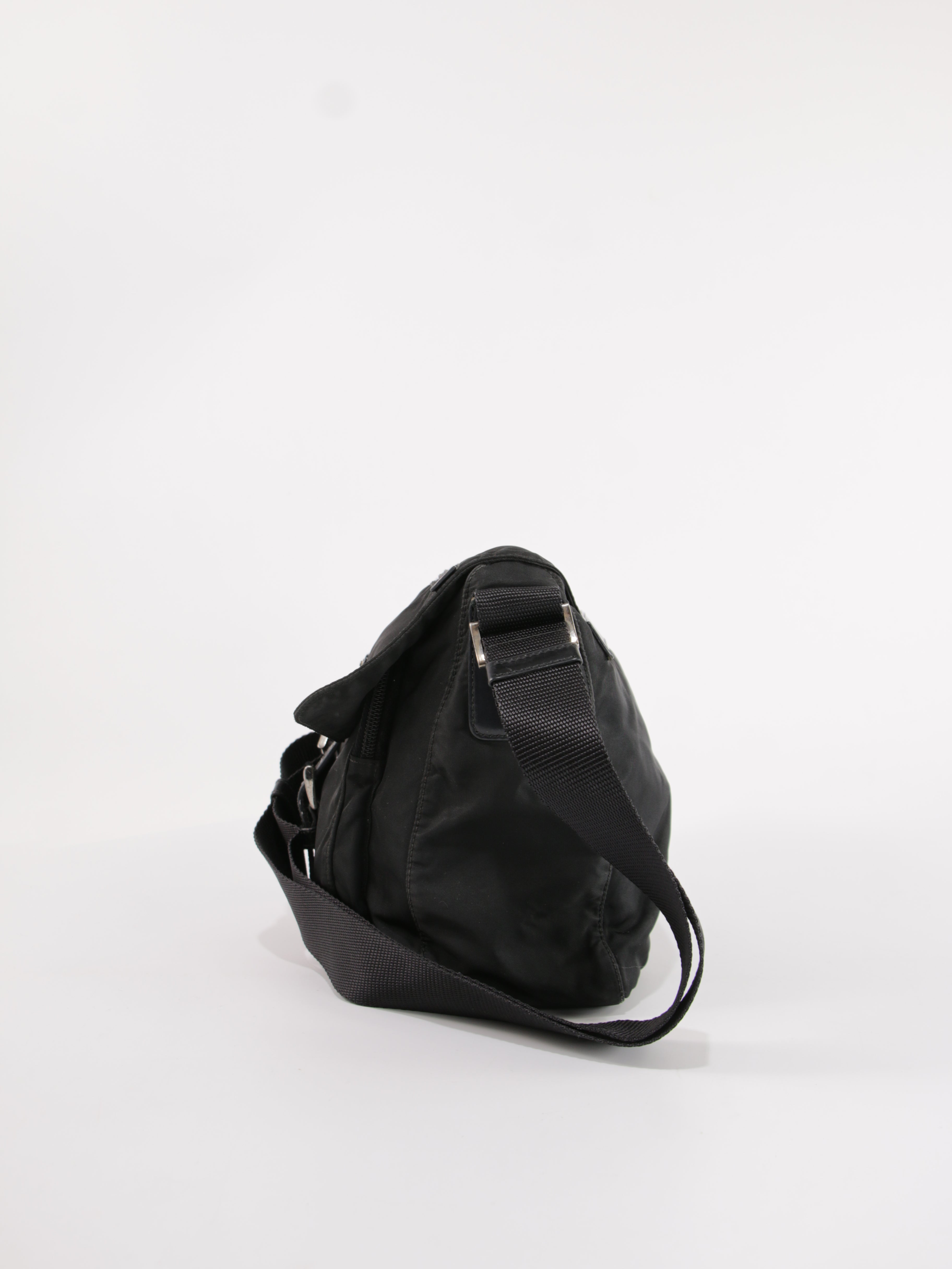 Single Buckle Messenger