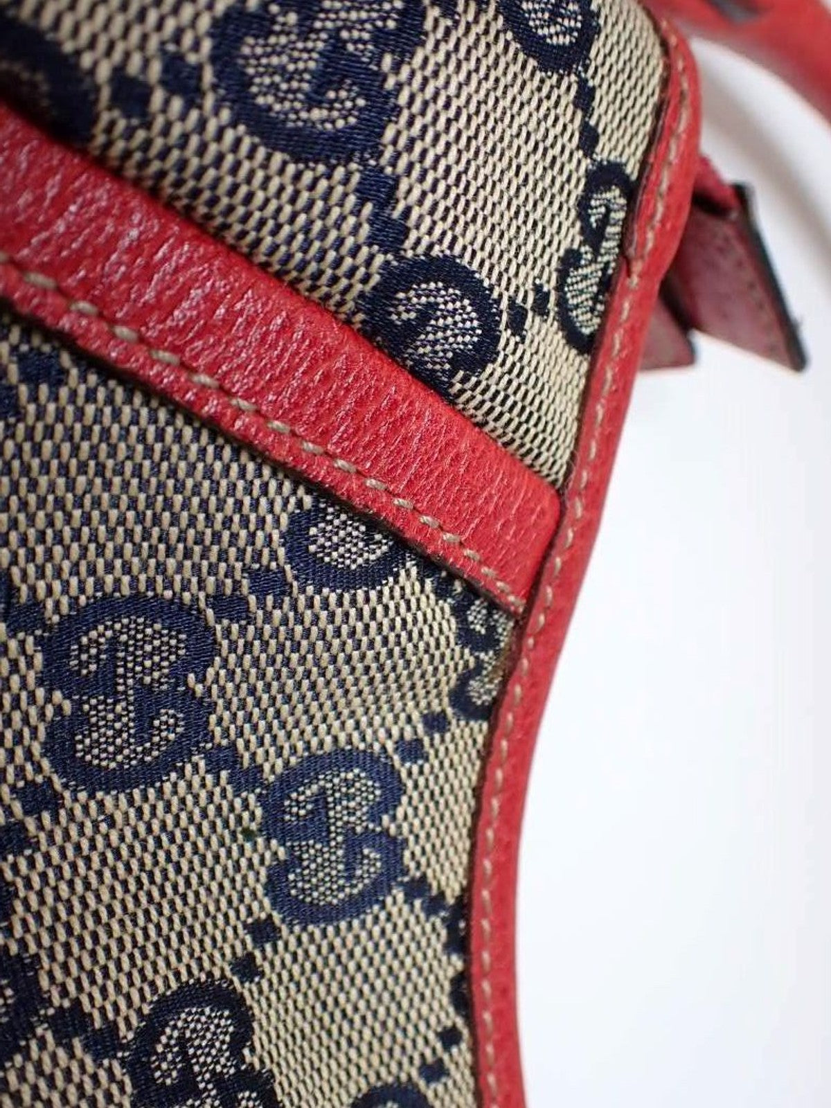 Abbey D-Ring Pochette
