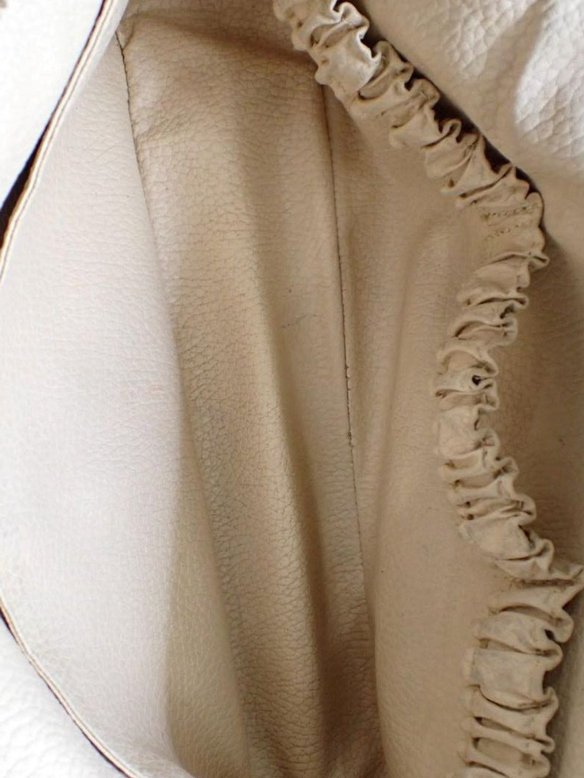 Cosmetic pouch