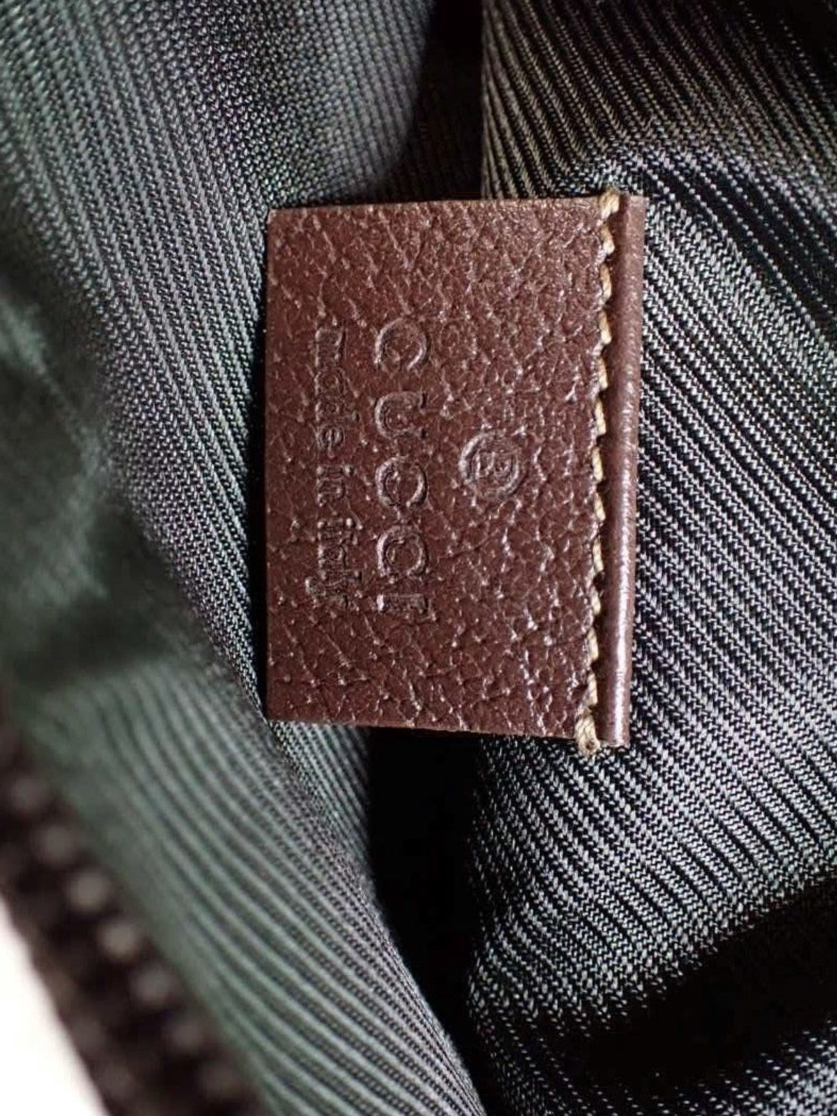 Abbey D-Ring Pochette