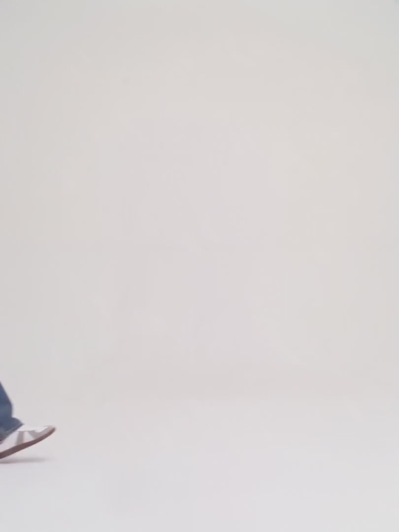 Lataa video: Christian Dior Saddle White Leather