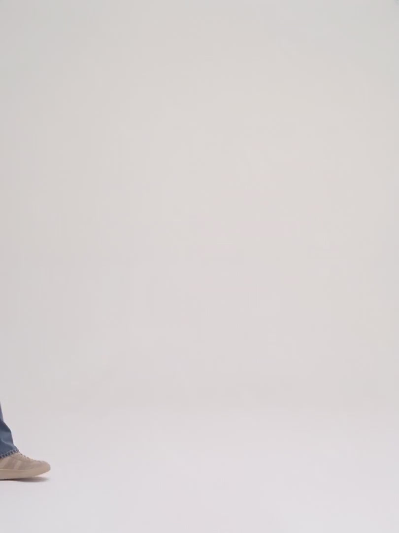 Lataa video: Gucci Abbey D-Ring Large